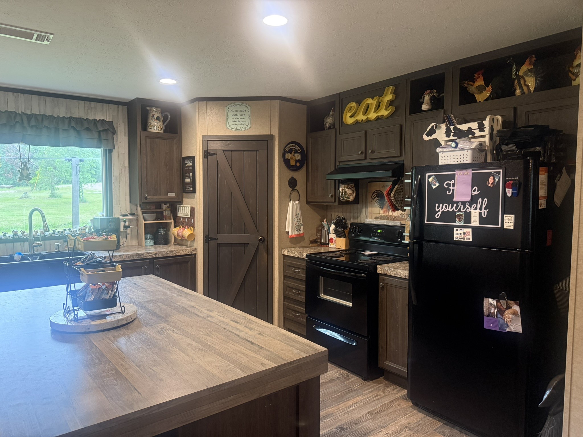 1200 Shoreline Circle, Chandler, TX, 75758
