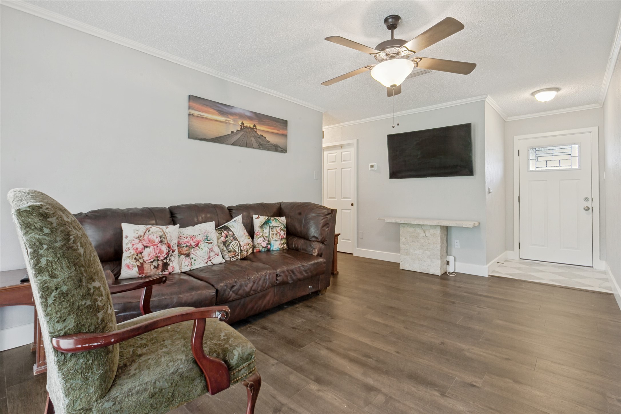 Property photo 03 of 1417 Morrison Drive, Garland, TX 75040 | MLS #21254197