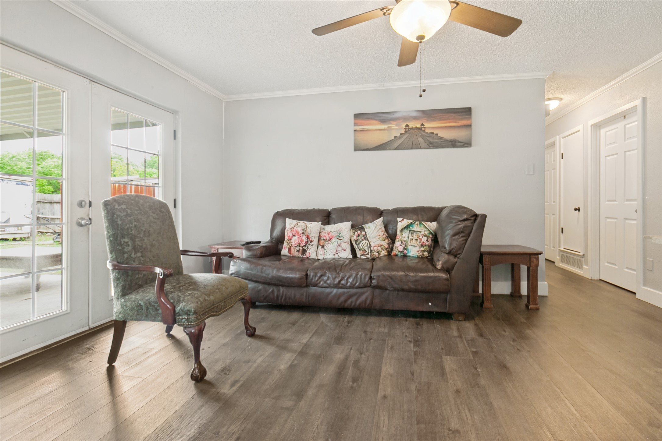Property photo 04 of 1417 Morrison Drive, Garland, TX 75040 | MLS #21254197