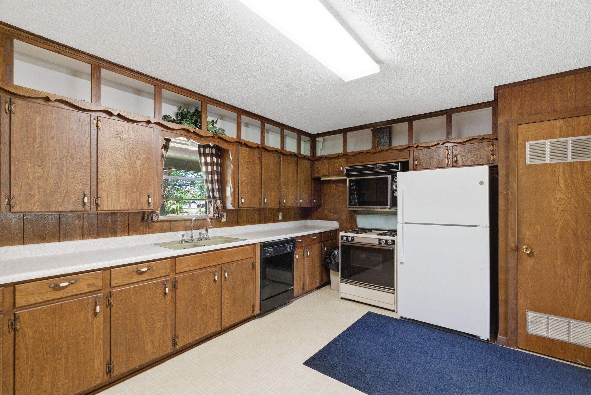 7485 Portwood Road, Azle, TX, 76020