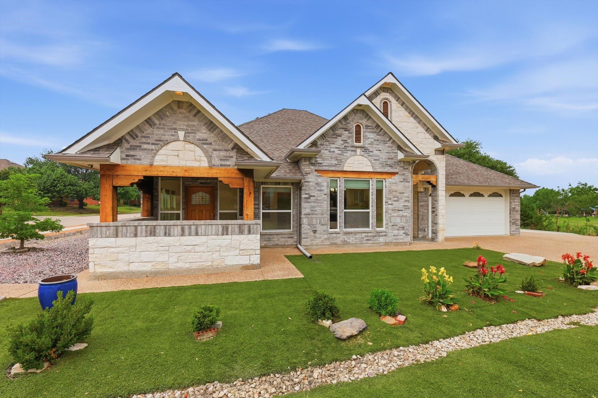Property photo 03 of 4436 Lakeside Drive, The Colony, TX 75056 | MLS #21254316