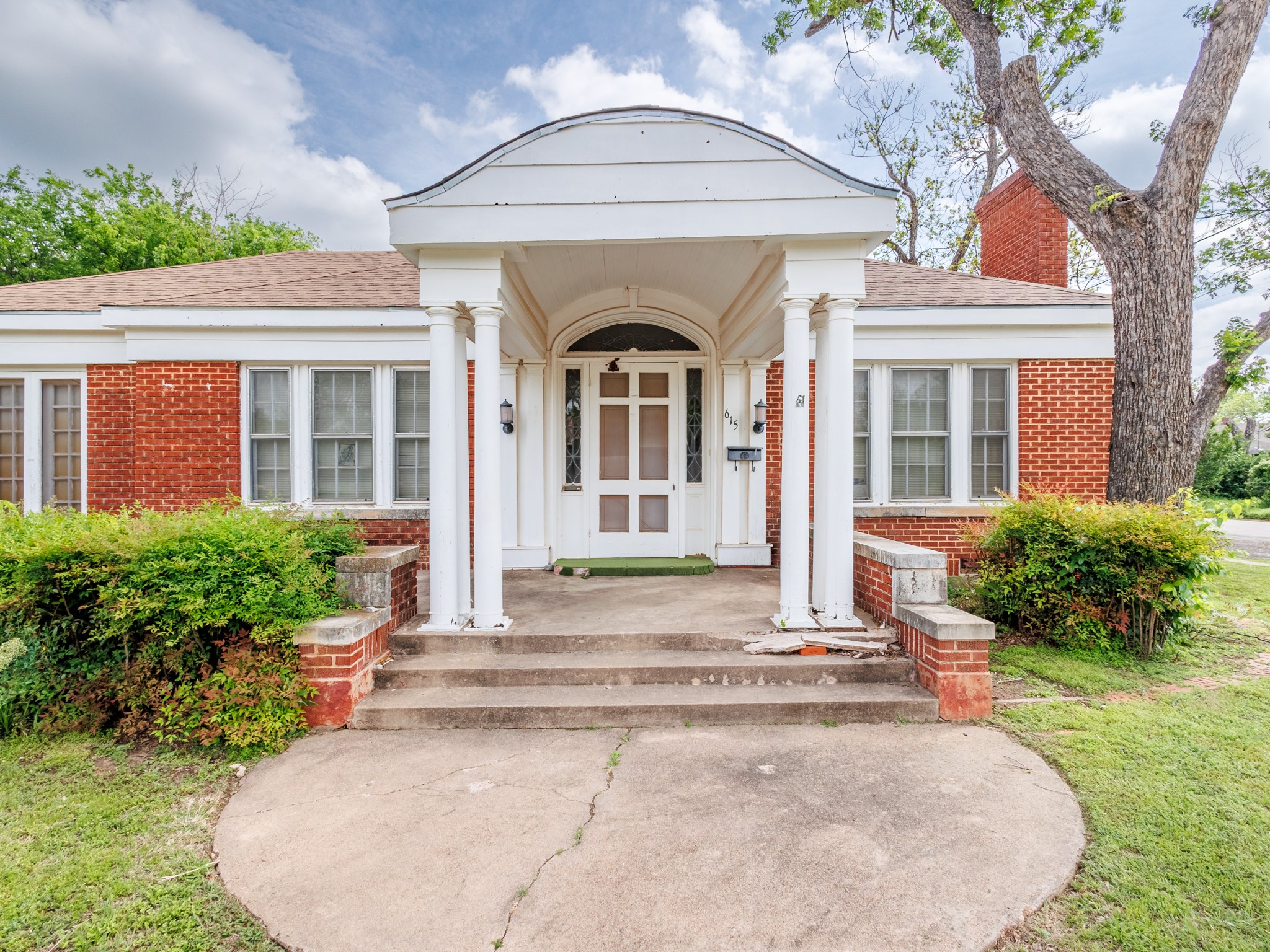 615 W Liveoak Street, Coleman, TX, 76834