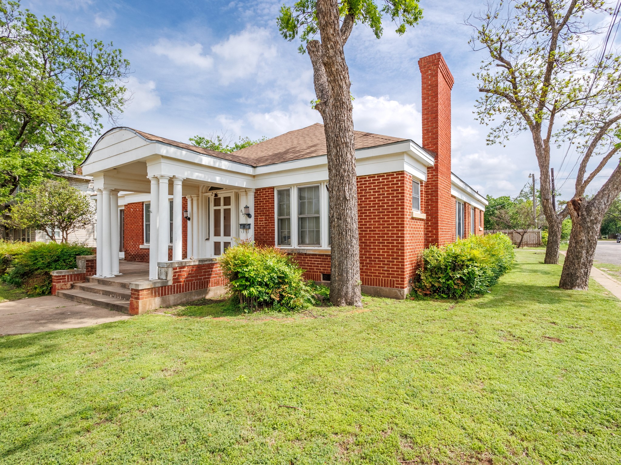 615 W Liveoak Street, Coleman, TX, 76834