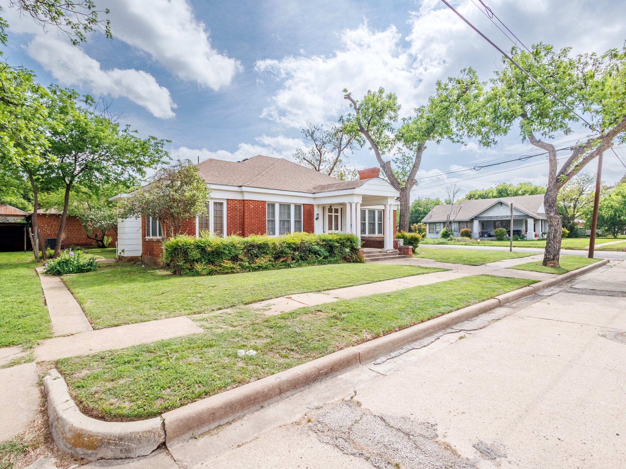615 W Liveoak Street, Coleman, TX, 76834