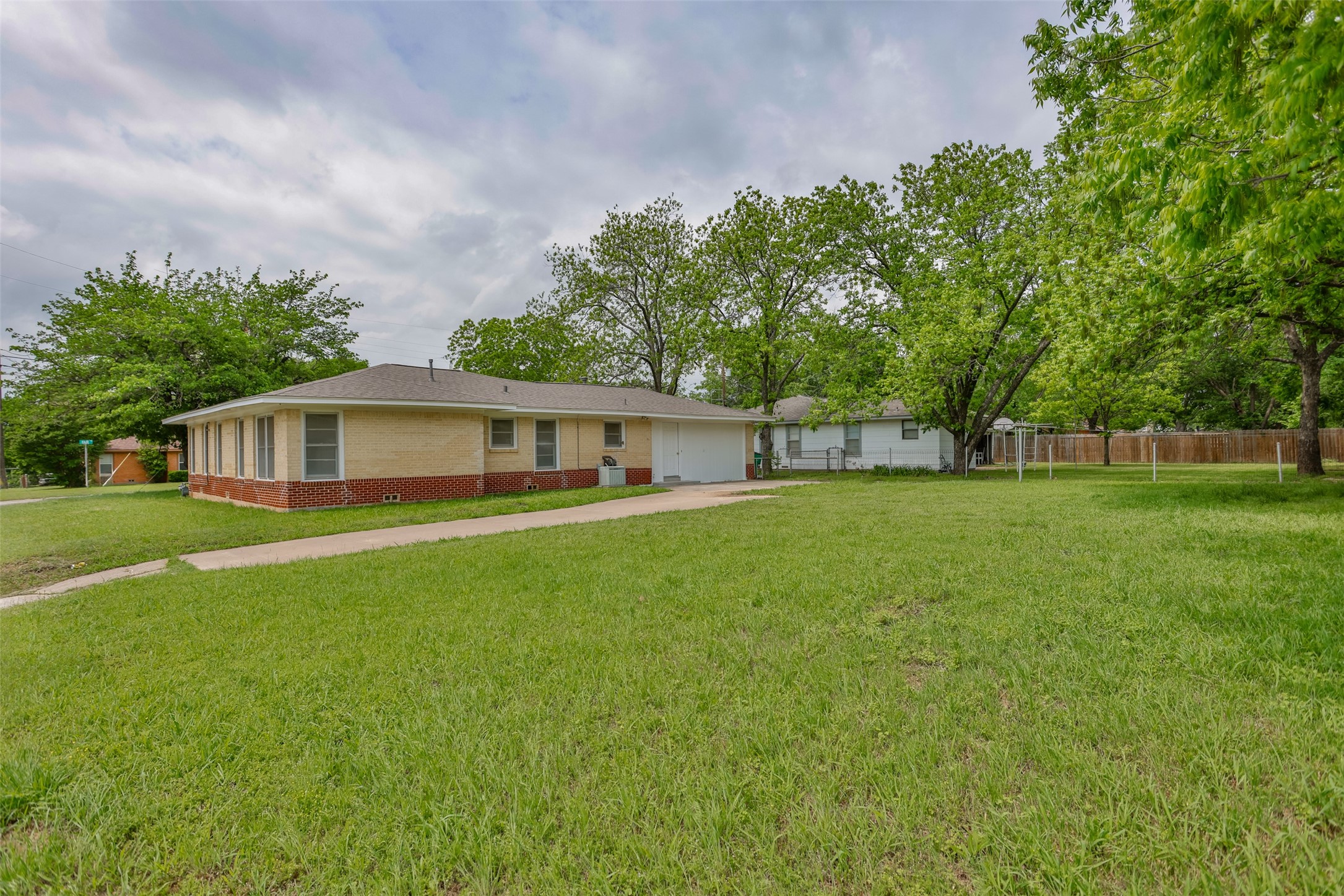 1102 Fair Avenue, Gainesville, TX, 76240