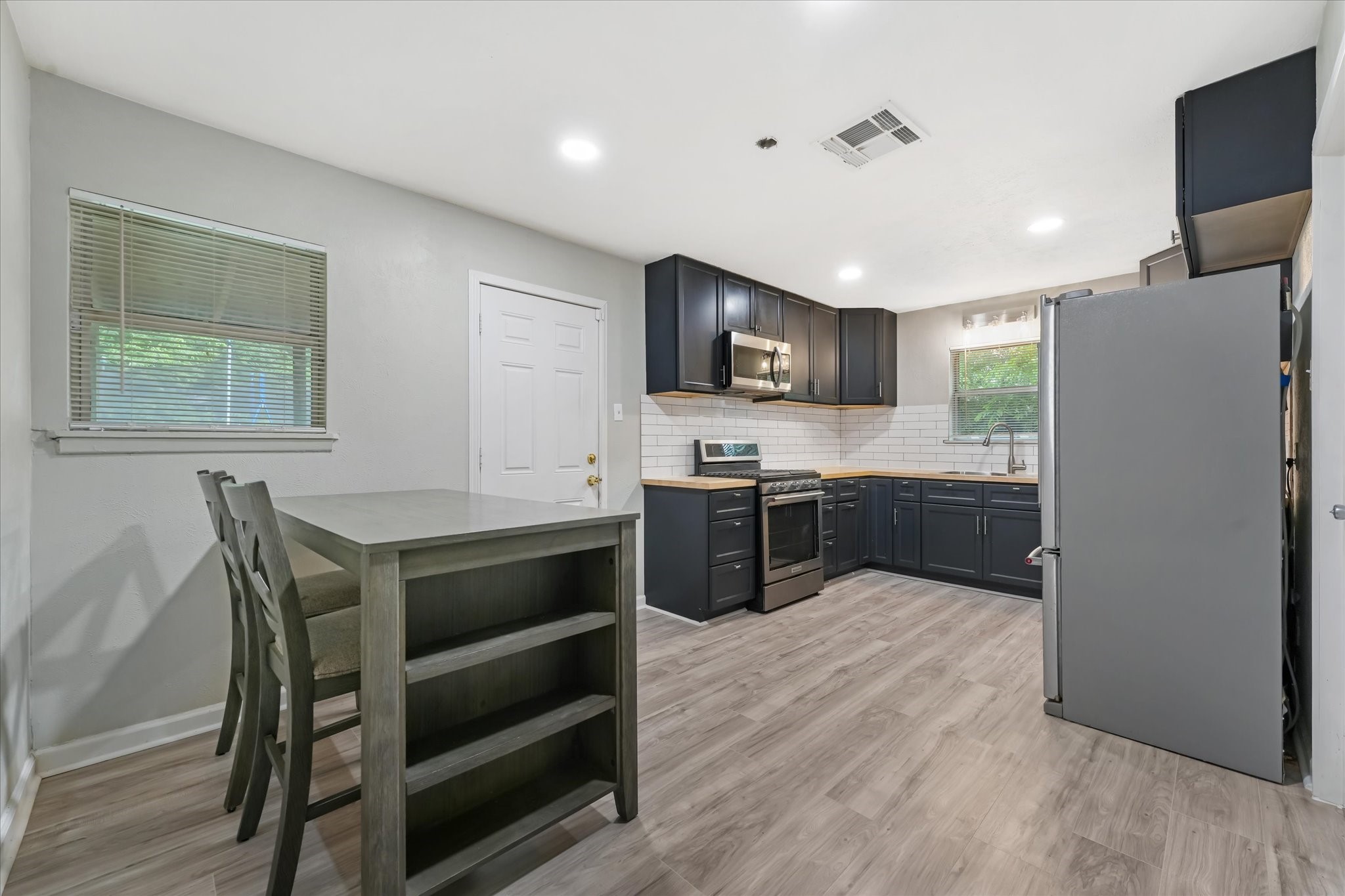 504 Parkside Drive, White Settlement, TX, 76108