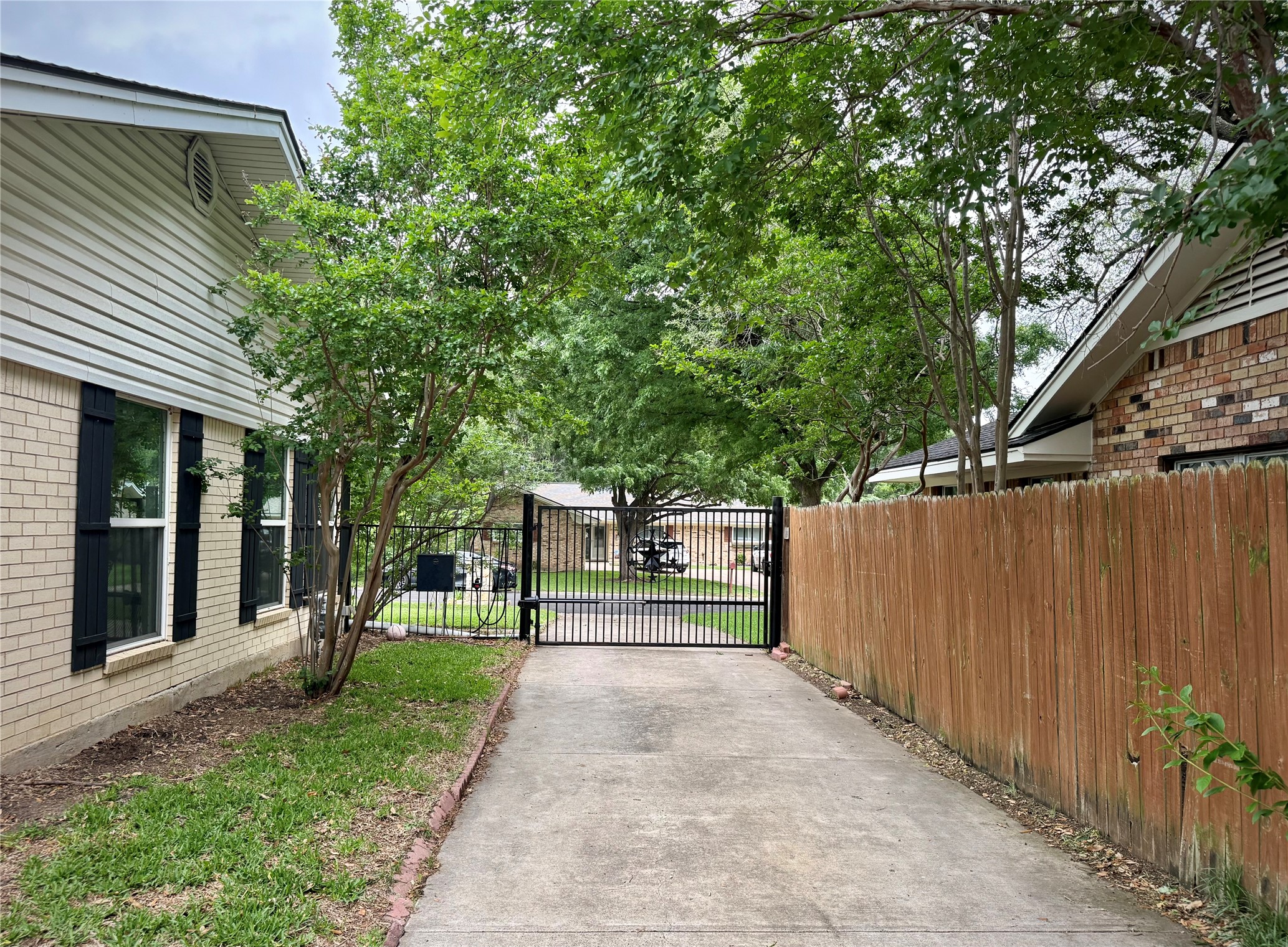 1206 Mildred Lane, Benbrook, TX, 76126
