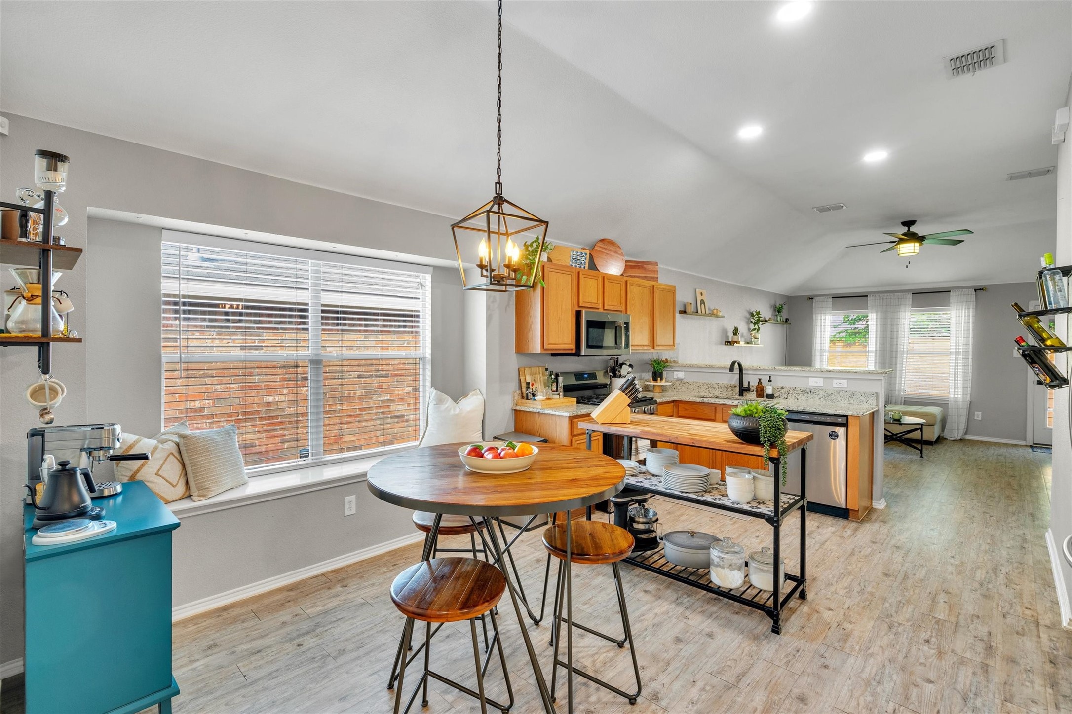 Property photo 04 of 11828 Cottontail Drive Fort, Worth, TX 76244 | MLS #21254881