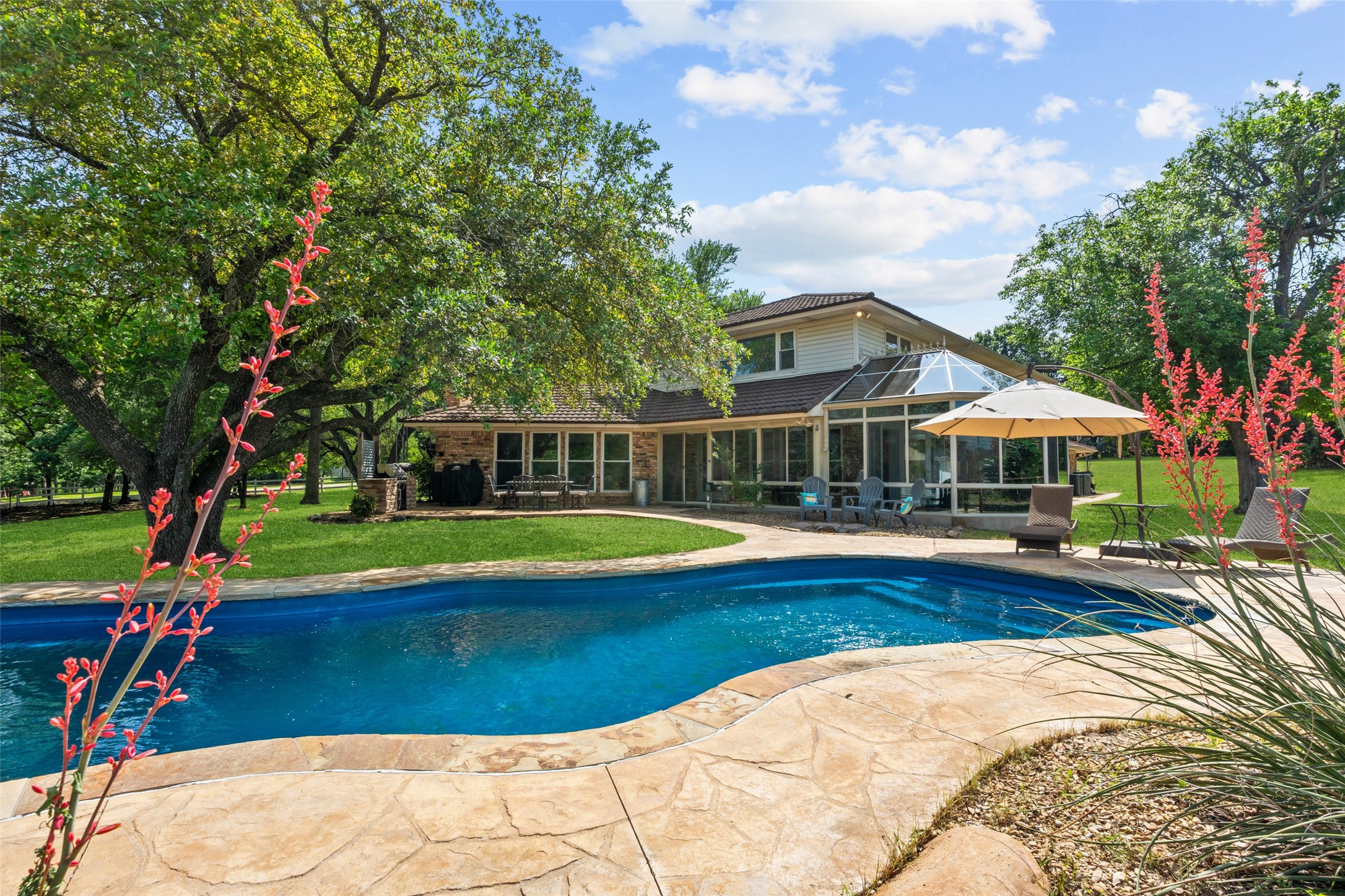 Property photo 01 of 560 Farms Road New, Hope, TX 75071 | MLS #21255120