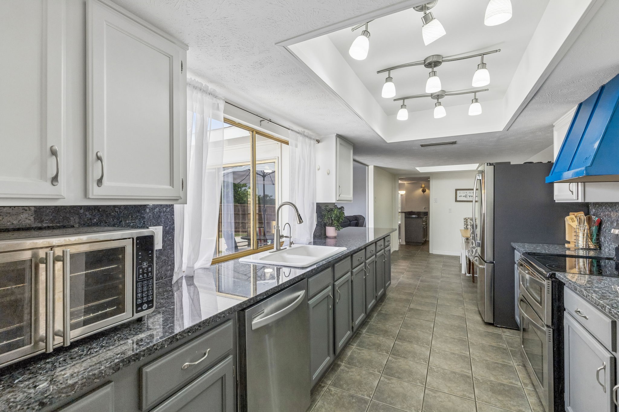 1833 Woodbury, Carrollton, TX, 75007