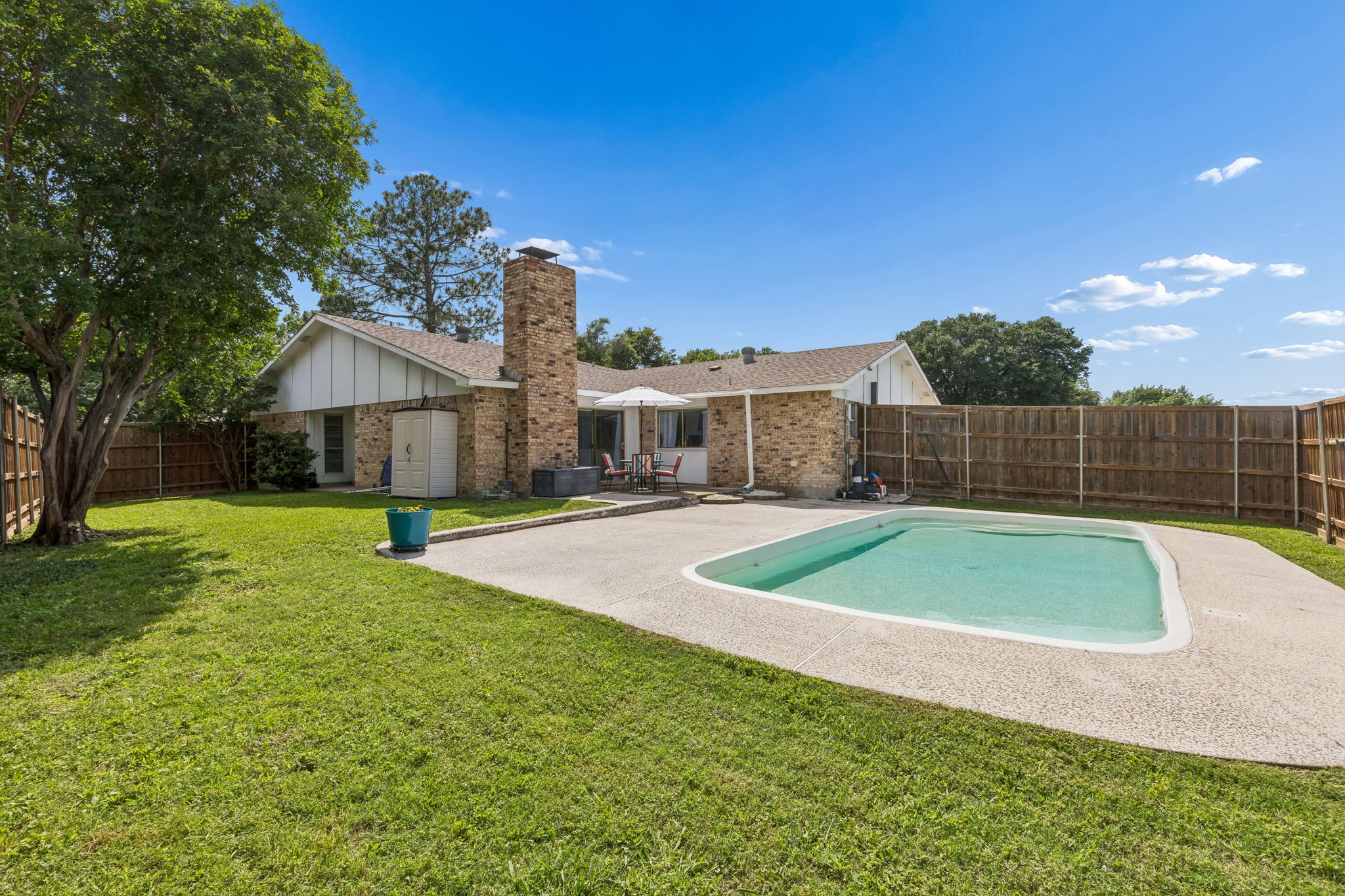1833 Woodbury, Carrollton, TX, 75007