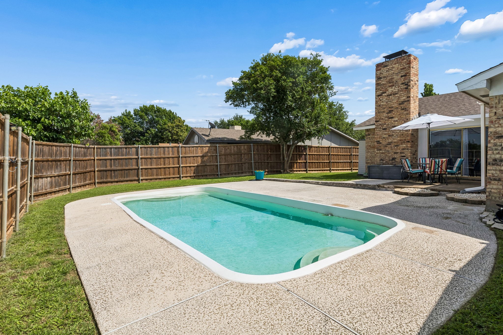 1833 Woodbury, Carrollton, TX, 75007