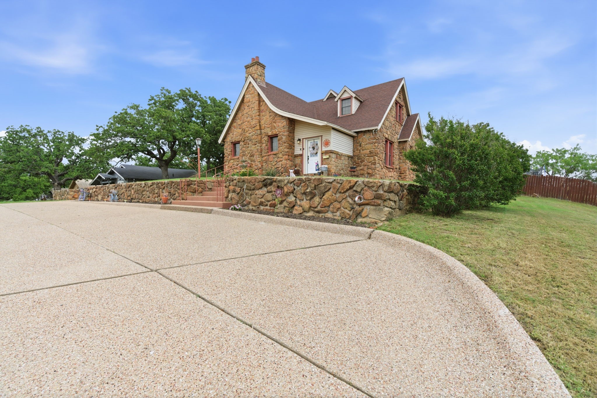 Property photo 02 of 514 S Dixie Street, Eastland, TX 76448 | MLS #21256217