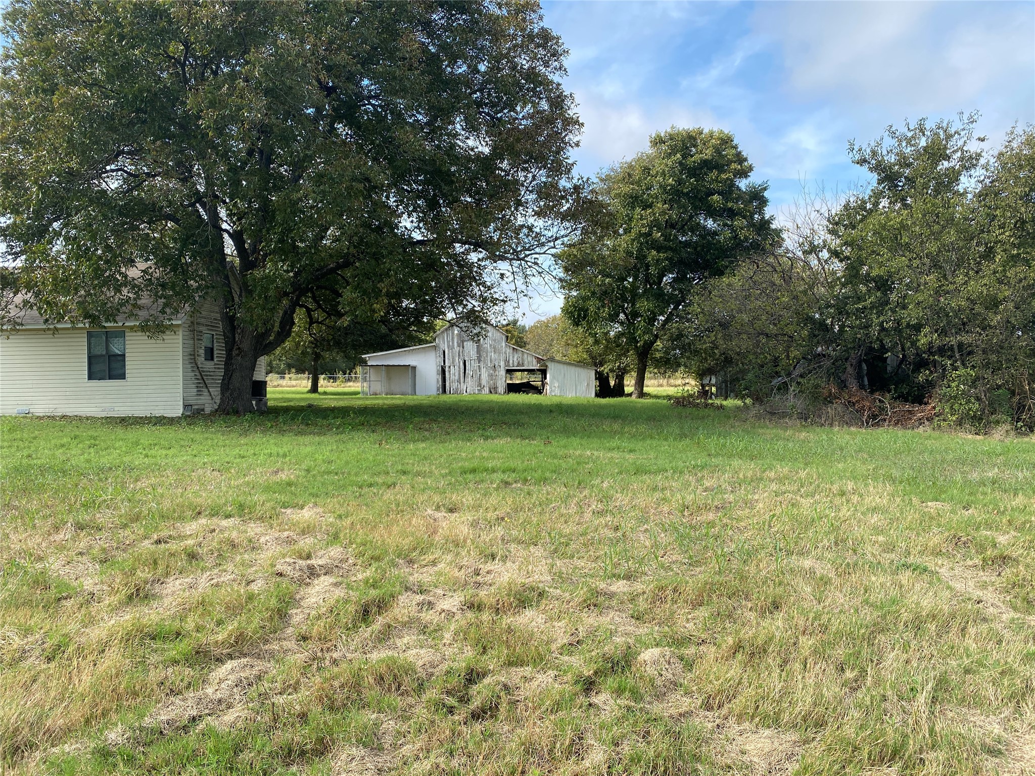 Property photo 03 of 718 Ender Road, Waco, TX 76706 | MLS #21256402
