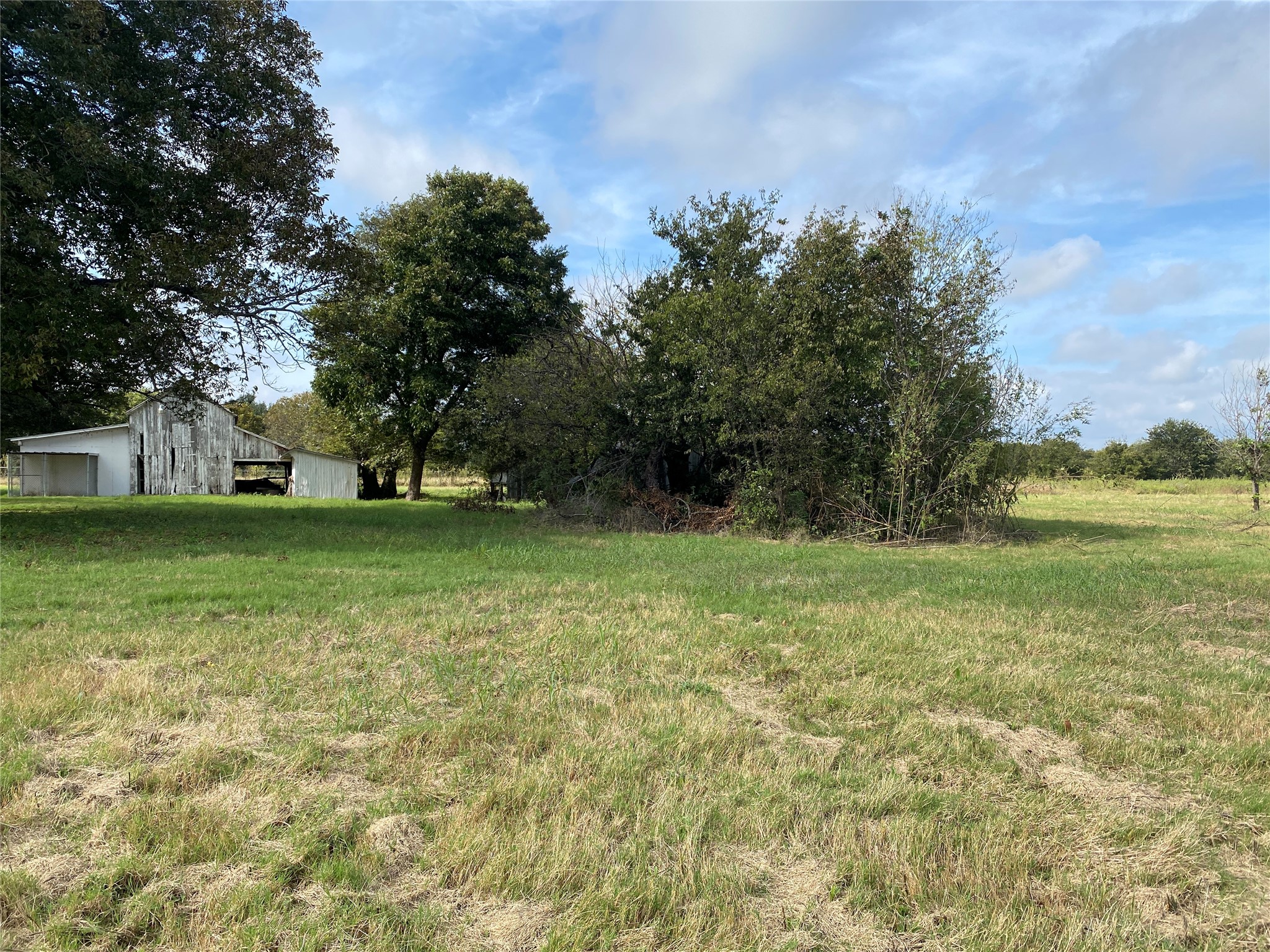Property photo 04 of 718 Ender Road, Waco, TX 76706 | MLS #21256402