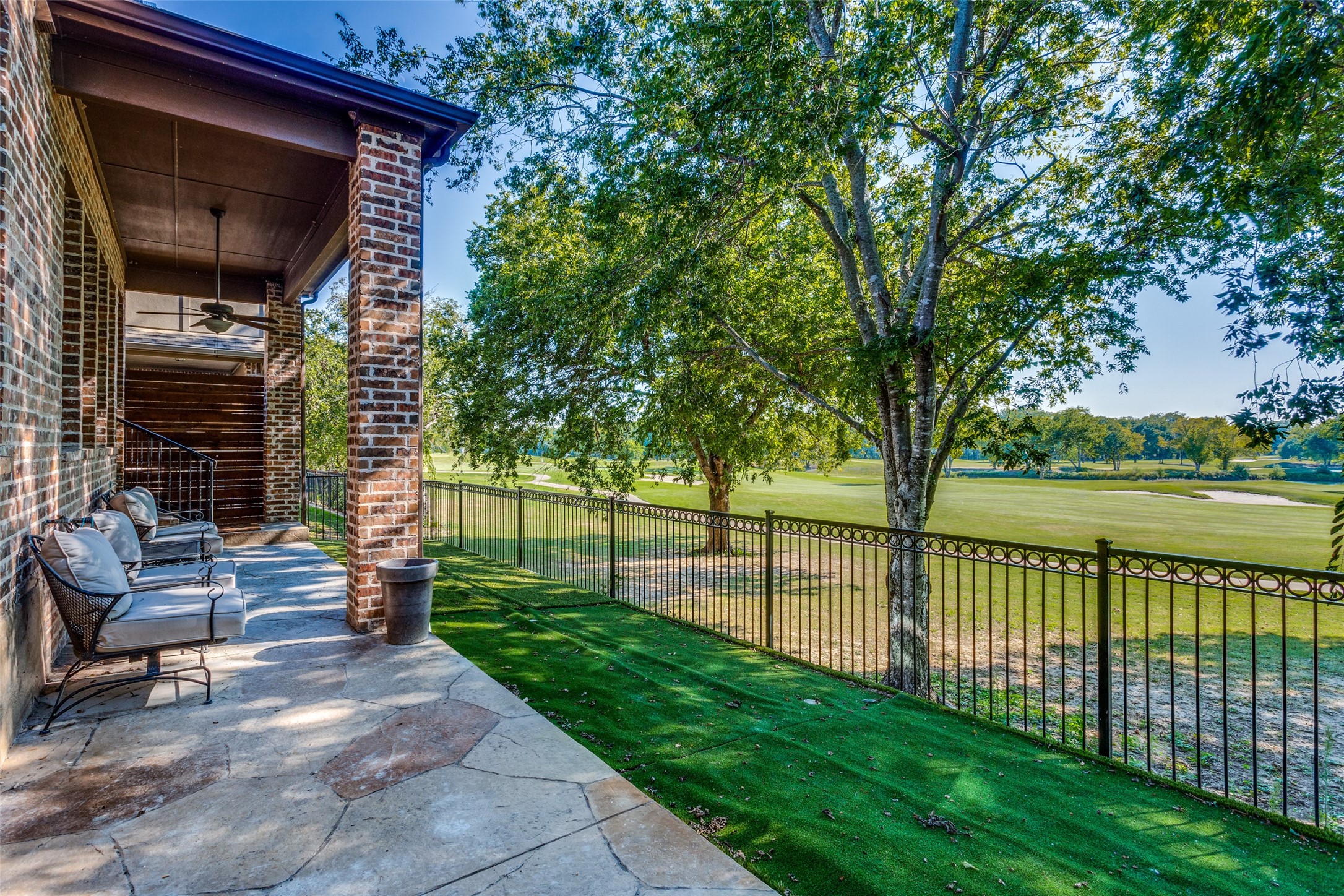 Property photo 02 of 2329 Chadwick Lane, Garland, TX 75044 | MLS #21256438