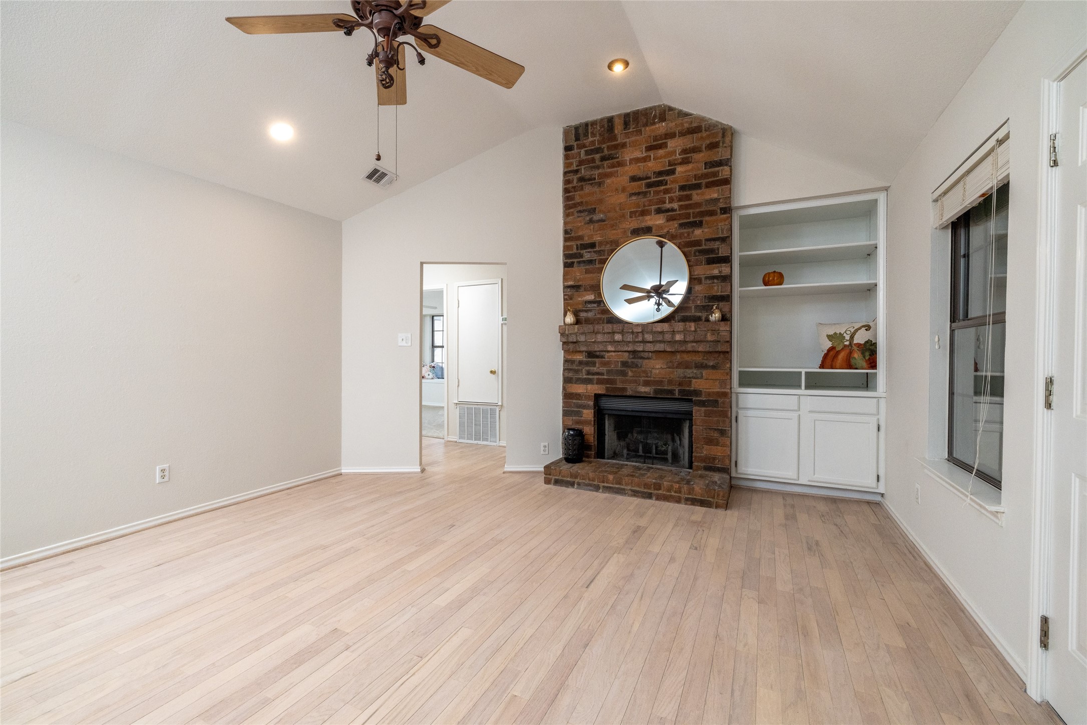 Property photo 03 of 1808 Maplewood Trail, Colleyville, TX 76034 | MLS #21256585