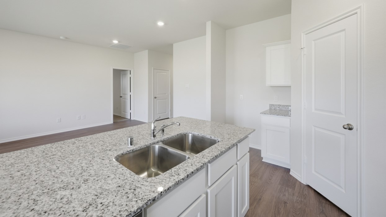 3200 Charleston Drive, Ennis, TX, 75119