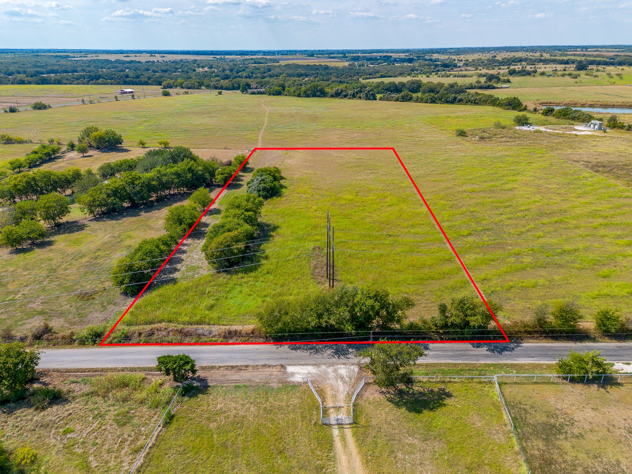 Property photo 01 of 4004 County Road 405, Alvarado, TX 76009 | MLS #21256819