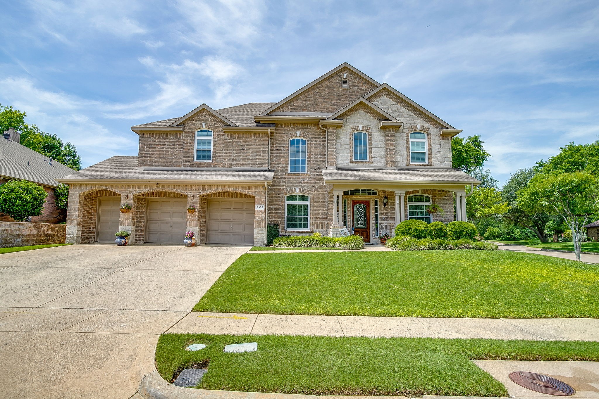 Property photo 01 of 2952 S Masters Court, Burleson, TX 76028 | MLS #21257073