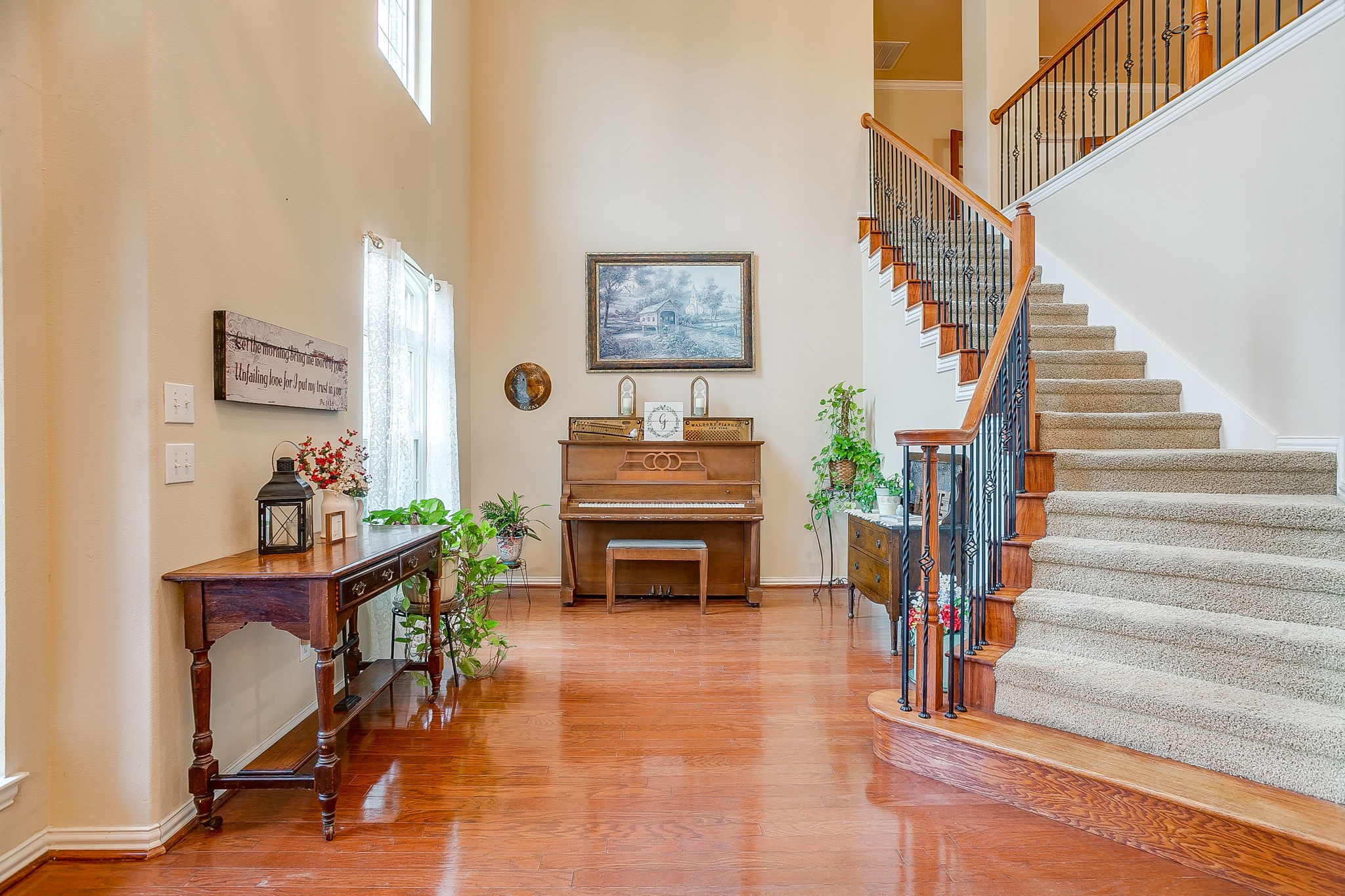Property photo 04 of 2952 S Masters Court, Burleson, TX 76028 | MLS #21257073