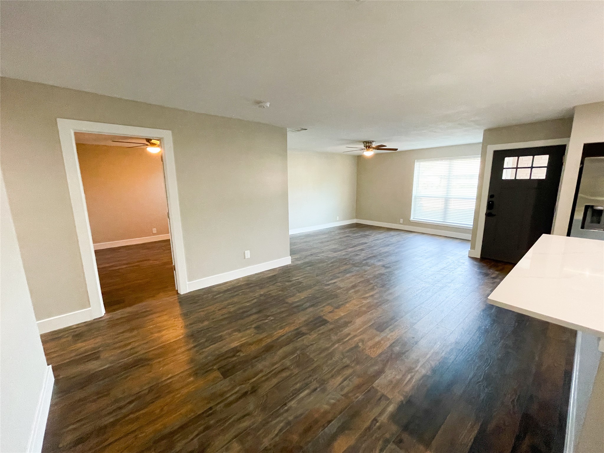Property photo 04 of 3708 E Cranston Court, Irving, TX 75062 | MLS #21257413