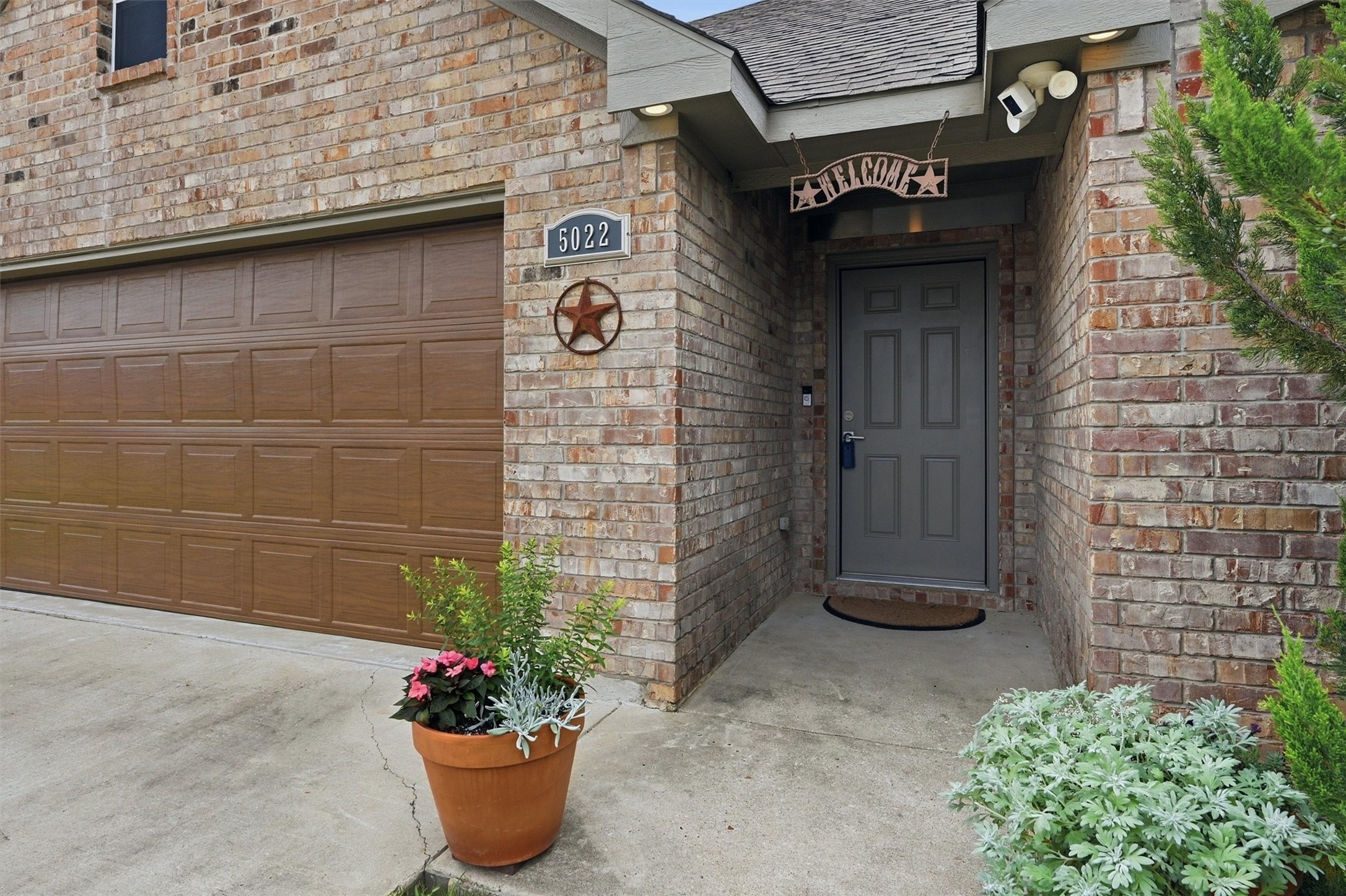 Property photo 04 of 5022 Mesquite Ridge Trail, Sherman, TX 75092 | MLS #21257488