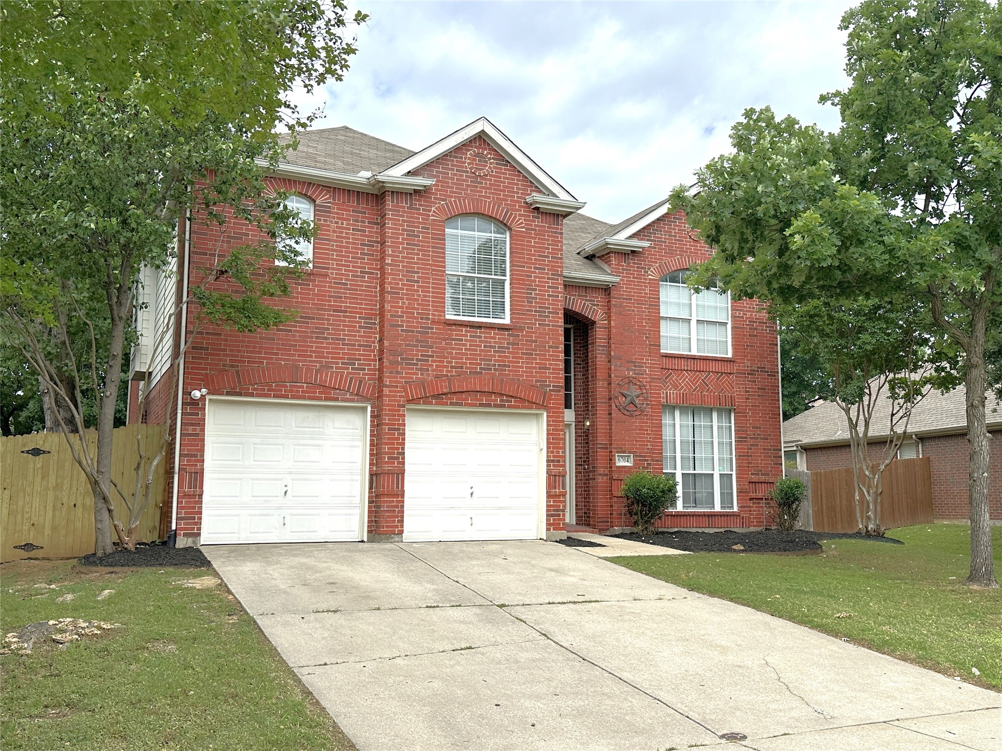 Property photo 01 of 6704 Alderbrook Drive, Denton, TX 76210 | MLS #21257494