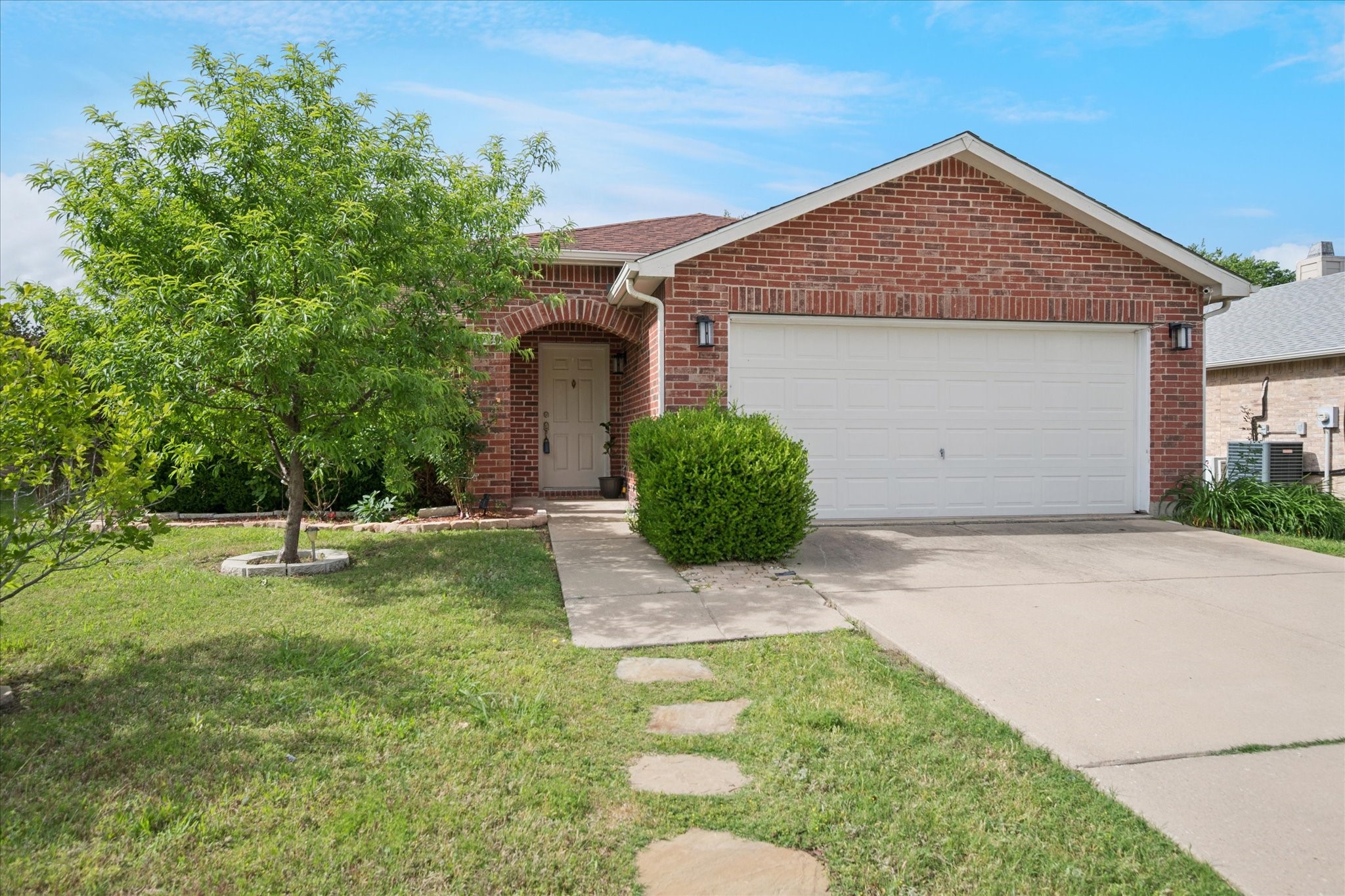 Property photo 01 of 1720 Canyon Oaks Drive Little, Elm, TX 75068 | MLS #21257570