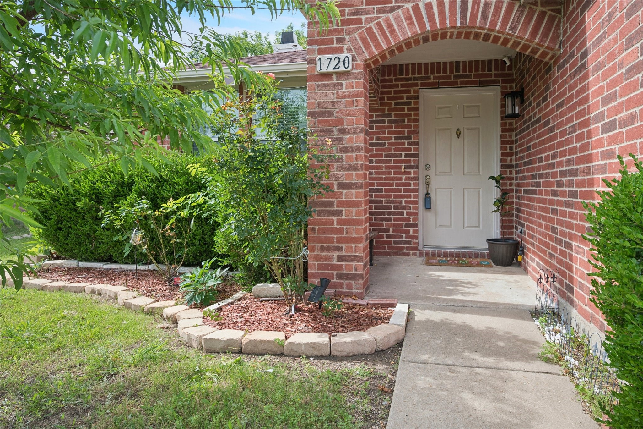 Property photo 03 of 1720 Canyon Oaks Drive Little, Elm, TX 75068 | MLS #21257570