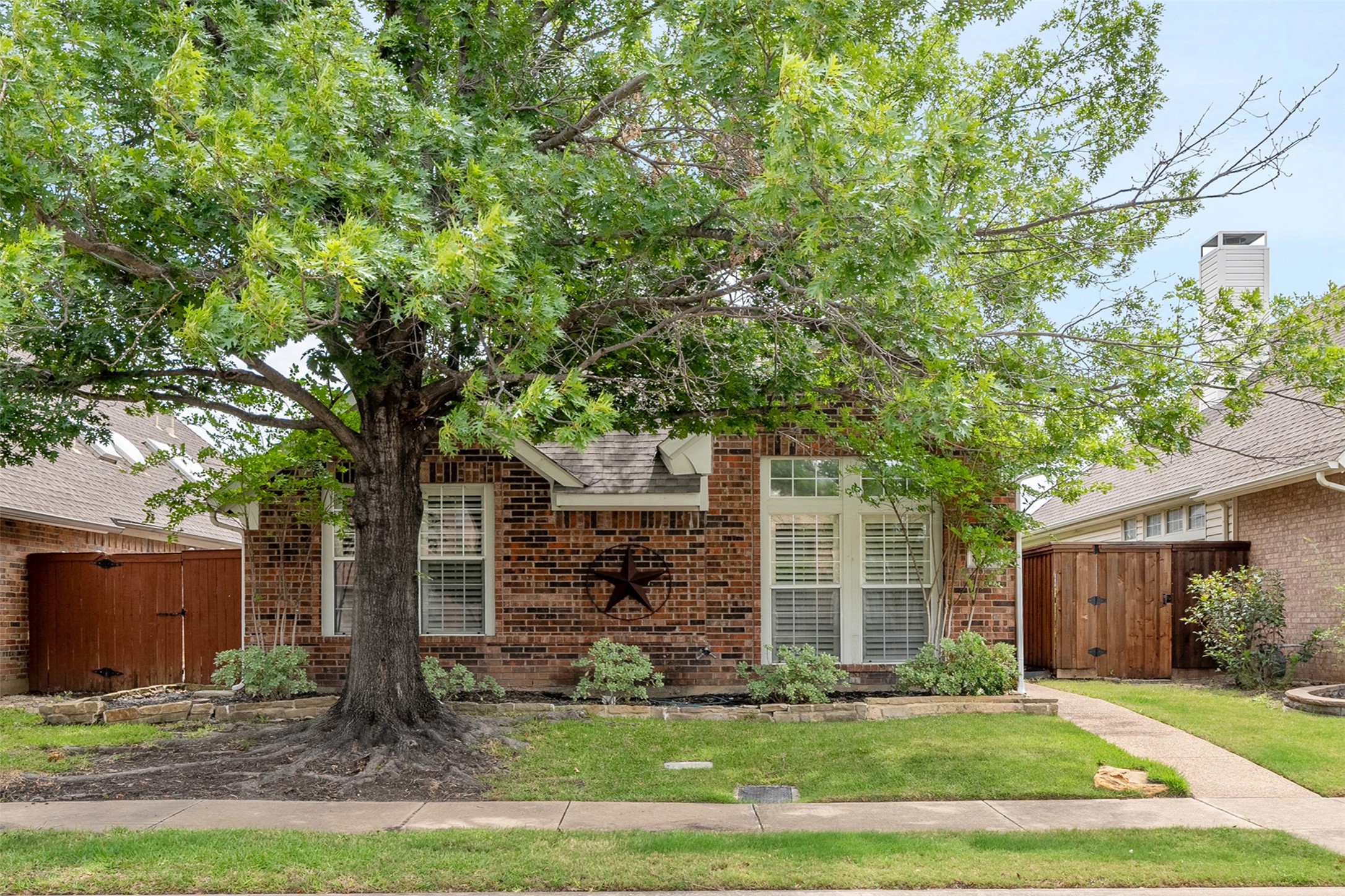 Property photo 01 of 8620 Forest Glen Drive, Irving, TX 75063 | MLS #21257615
