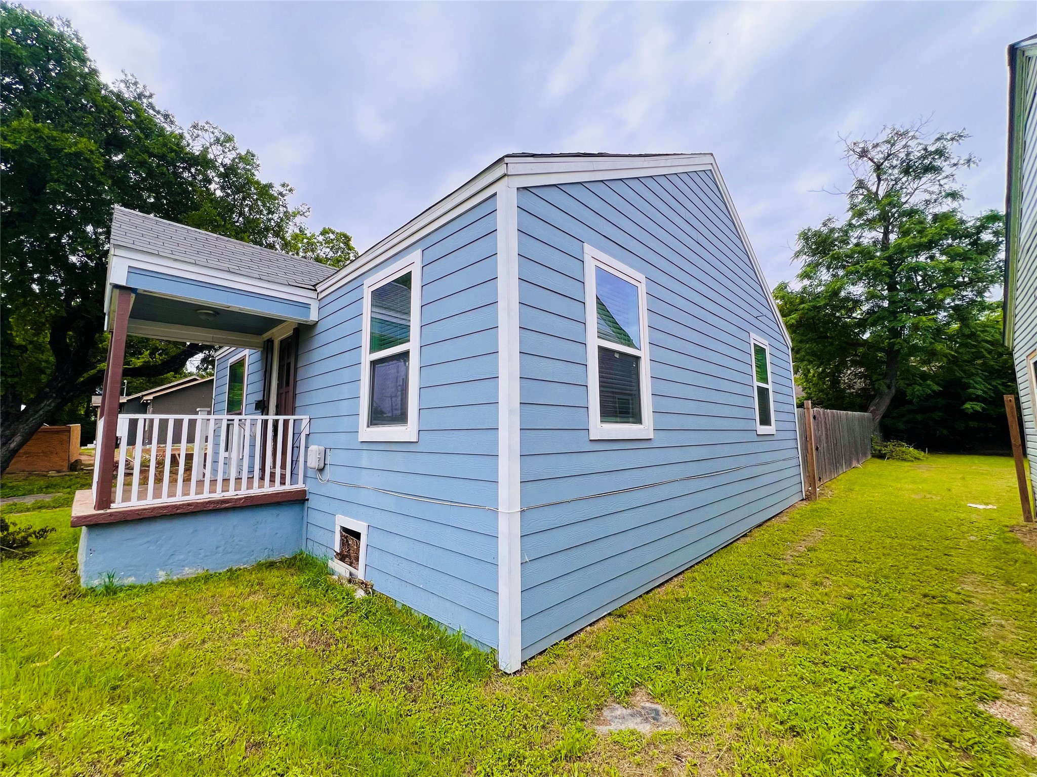 1919 E Ledbetter Drive, Dallas, TX, 75216