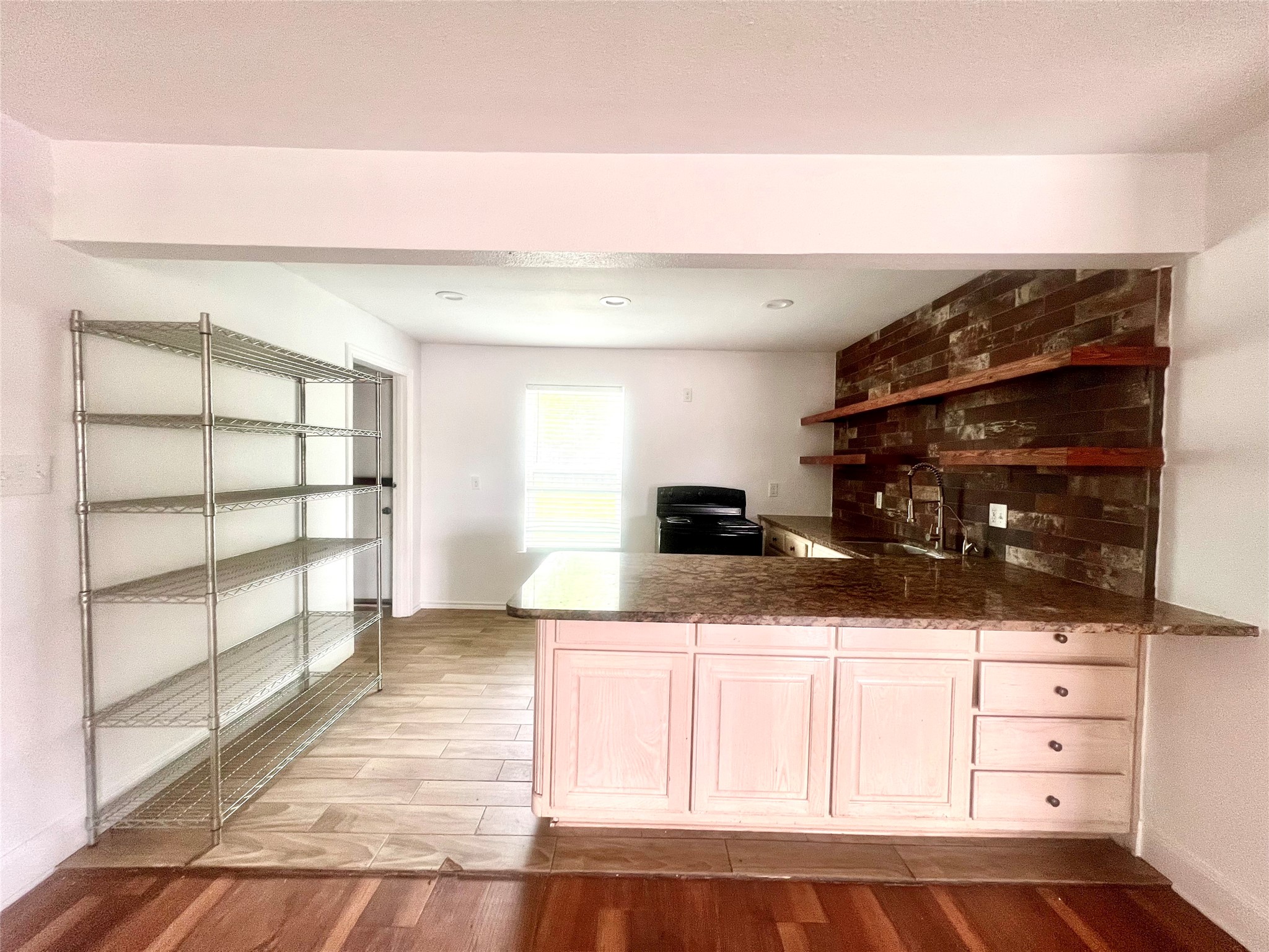 1919 E Ledbetter Drive, Dallas, TX, 75216