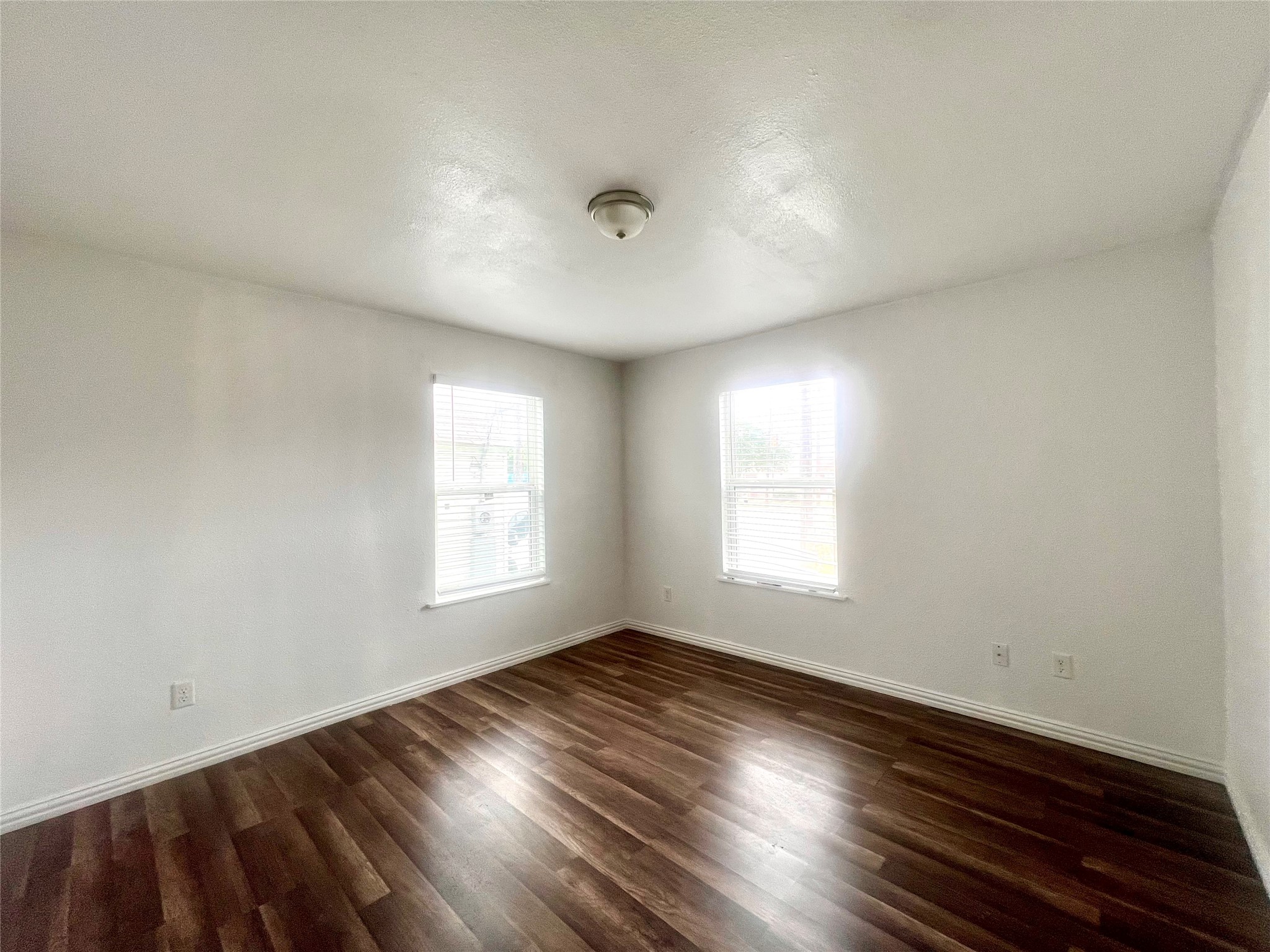 1919 E Ledbetter Drive, Dallas, TX, 75216