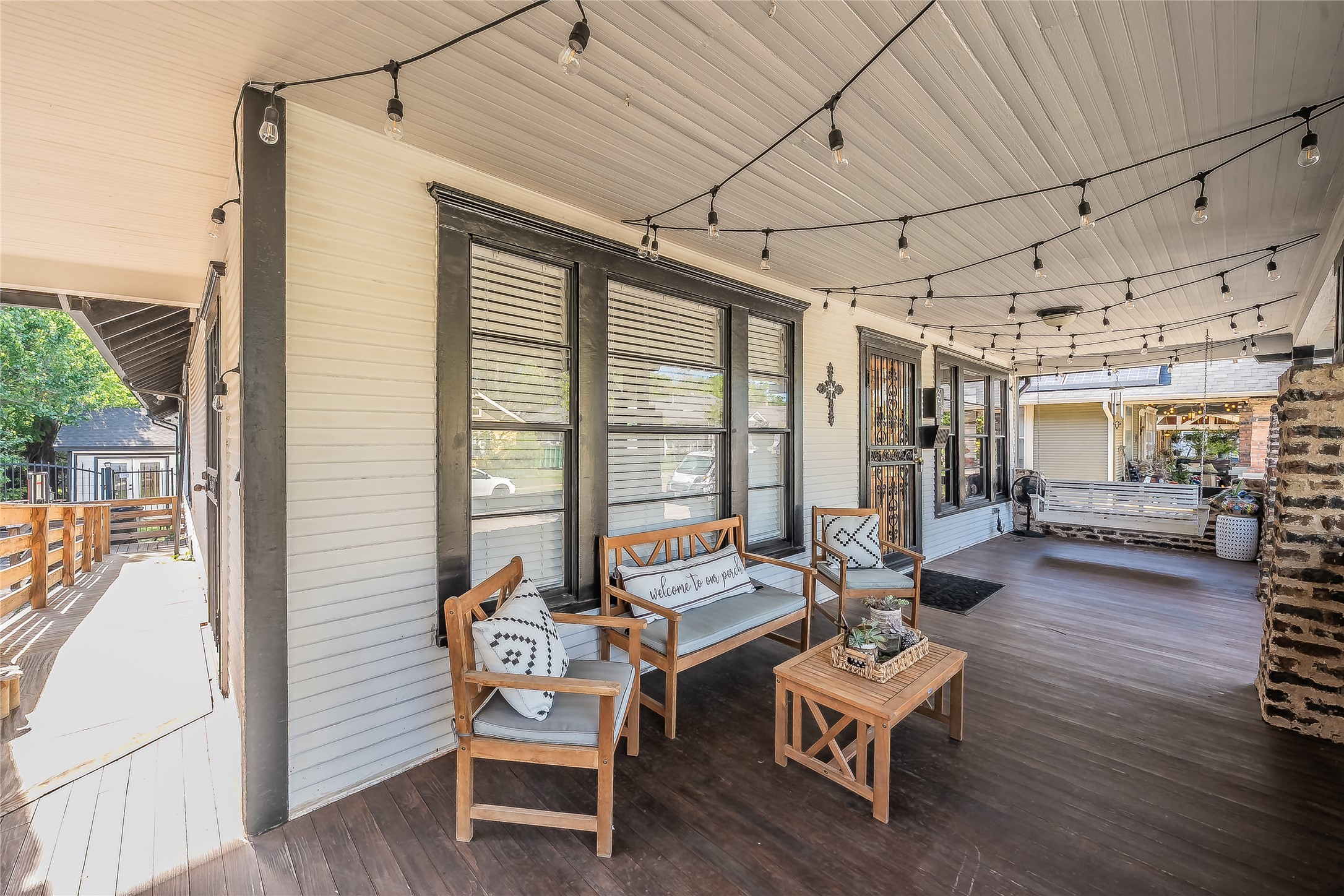 Property photo 04 of 2238 College Avenue Fort, Worth, TX 76110 | MLS #21257951