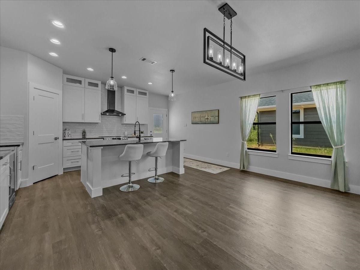 Property photo 04 of 3612 Broken Bow Drive, Granbury, TX 76048 | MLS #21258152