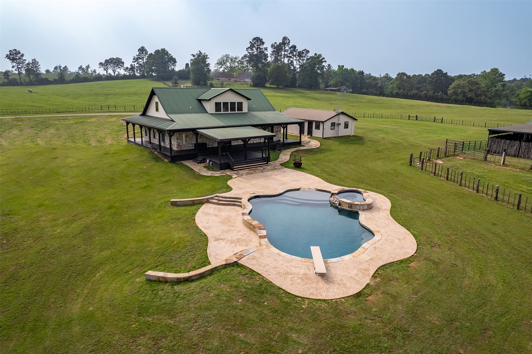 Property photo 03 of 23241 County Road 2159, Troup, TX 75789 | MLS #21258190