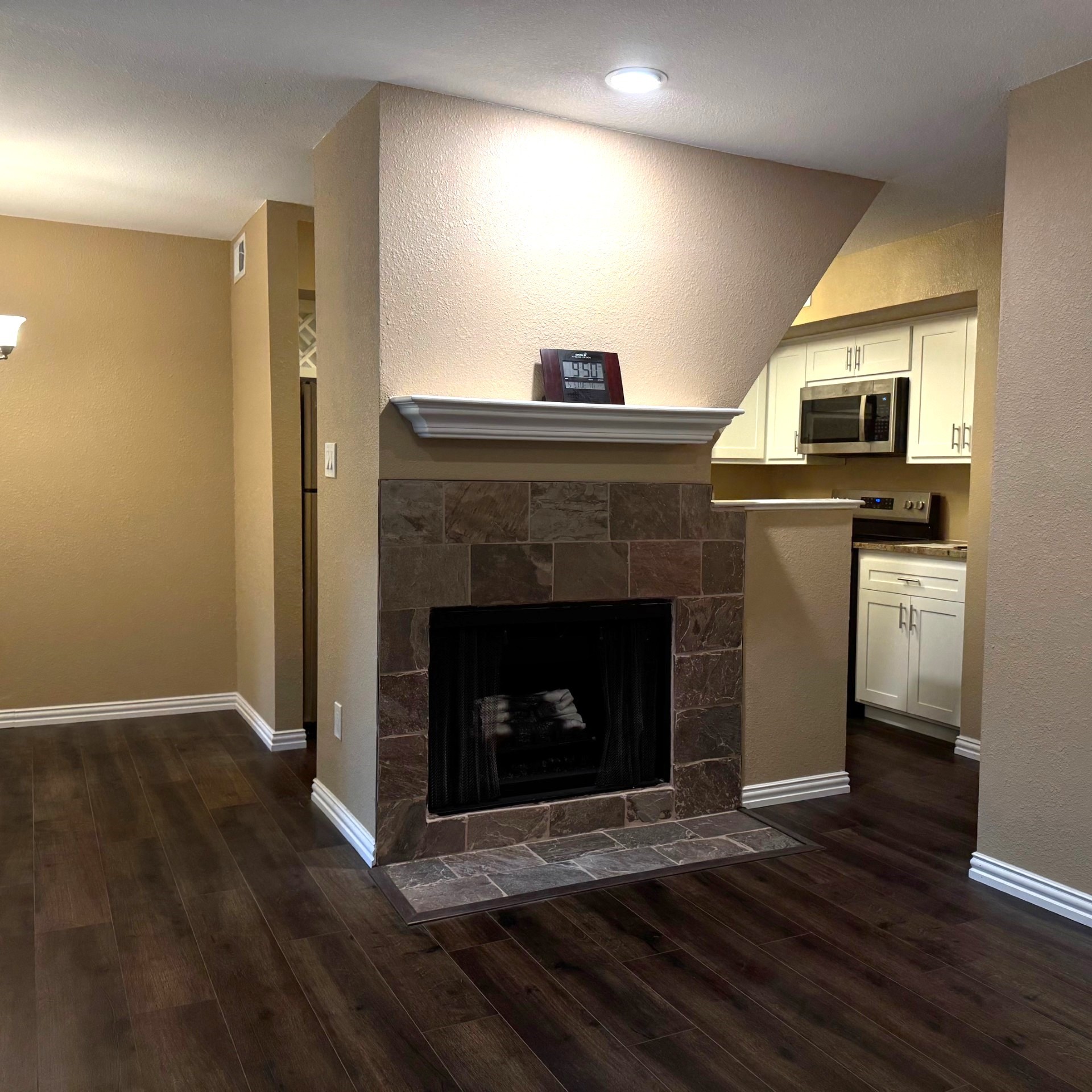 Property photo 02 of 2314 Bamboo Drive UNIT I105, Arlington, TX 76006 | MLS #21258306