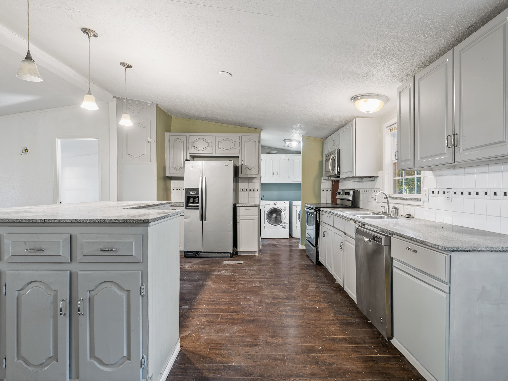 202 Forgotten Lane, Mabank, TX, 75156