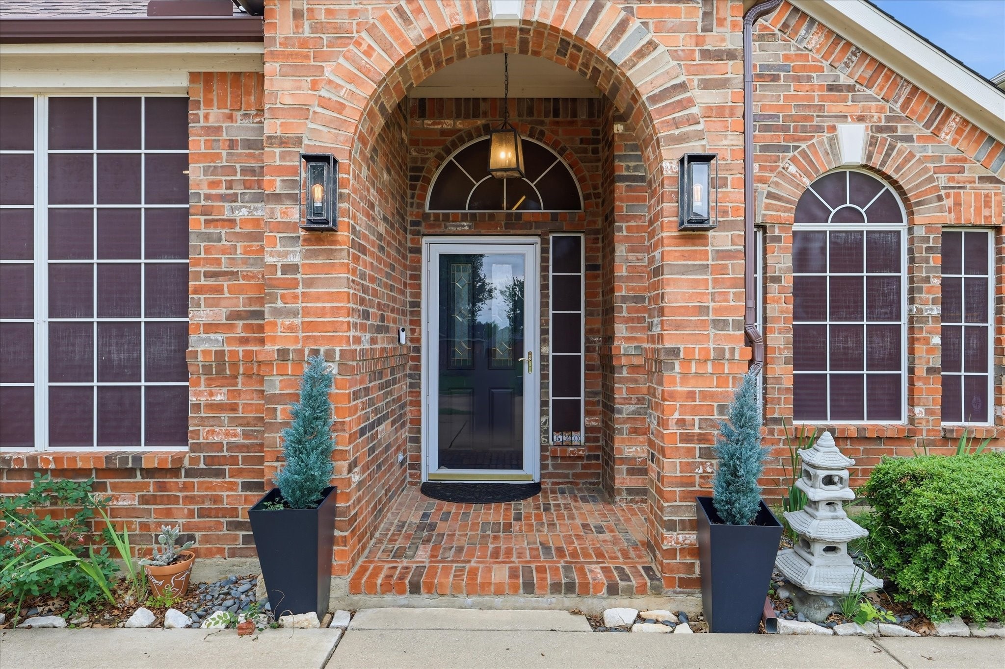 520 E Sandra Lane, Grand Prairie, TX, 75052