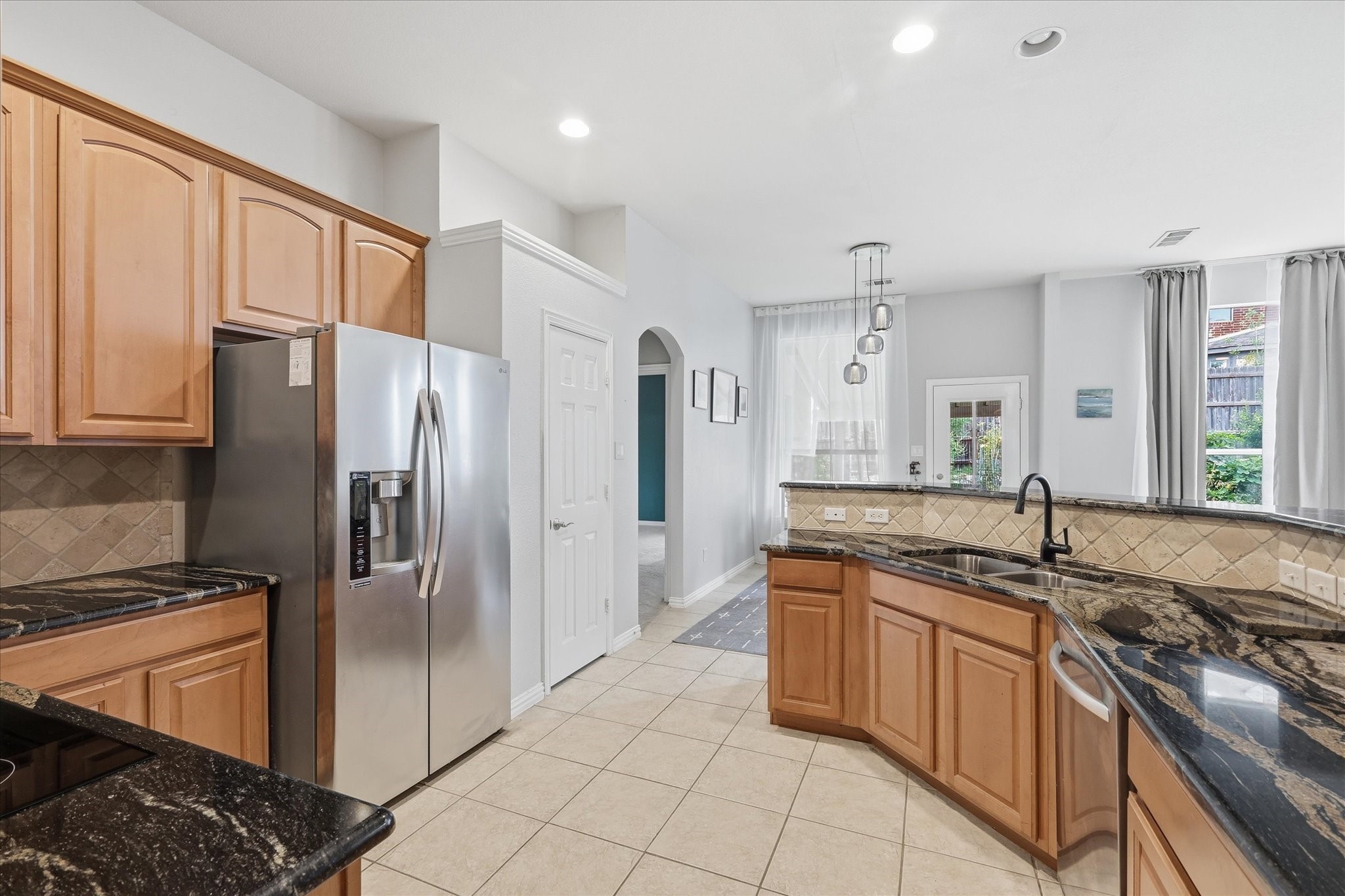 520 E Sandra Lane, Grand Prairie, TX, 75052