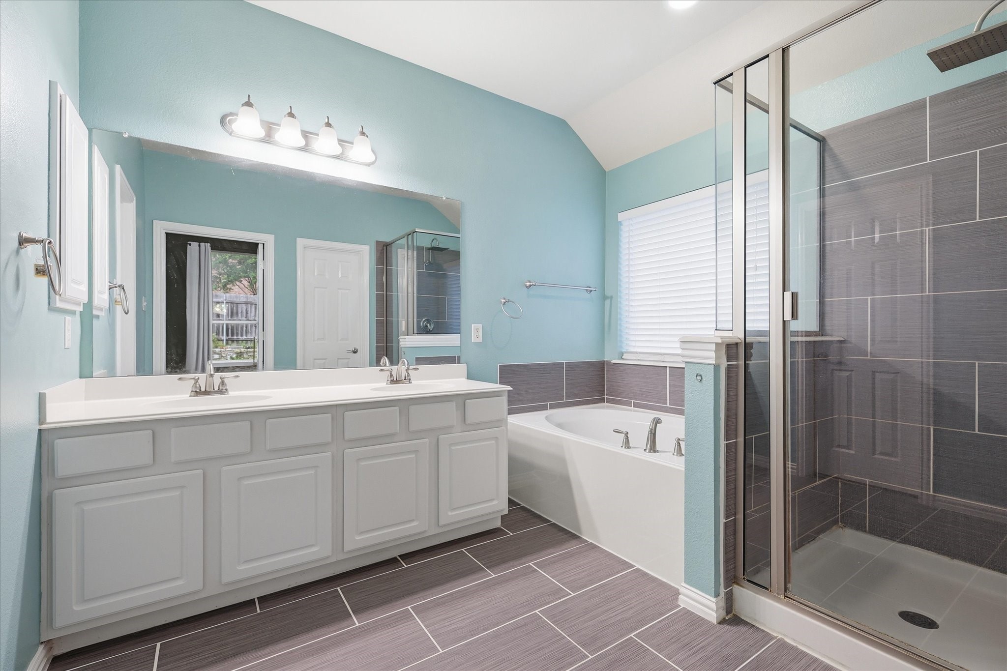 520 E Sandra Lane, Grand Prairie, TX, 75052