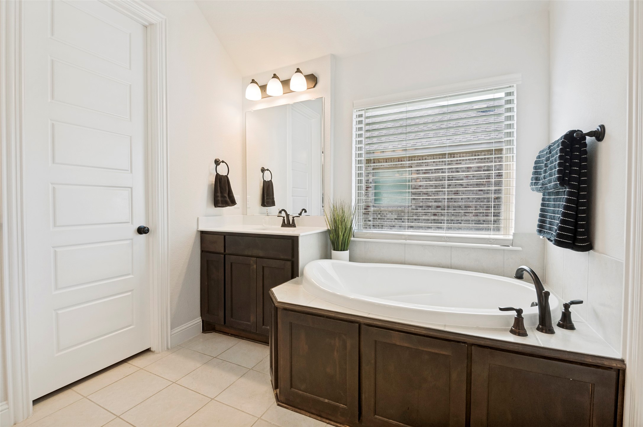 1705 Sluice Drive, Mansfield, TX, 76063