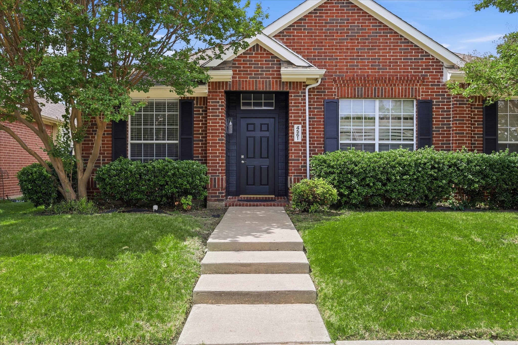 Property photo 03 of 4561 Crooked Ridge Drive, The Colony, TX 75056 | MLS #21259049