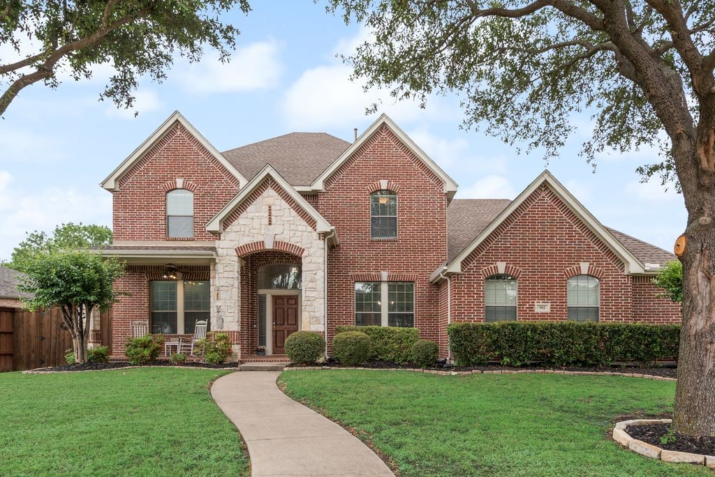 Property photo 01 of 902 Nighthawk Drive, Murphy, TX 75094 | MLS #21259171