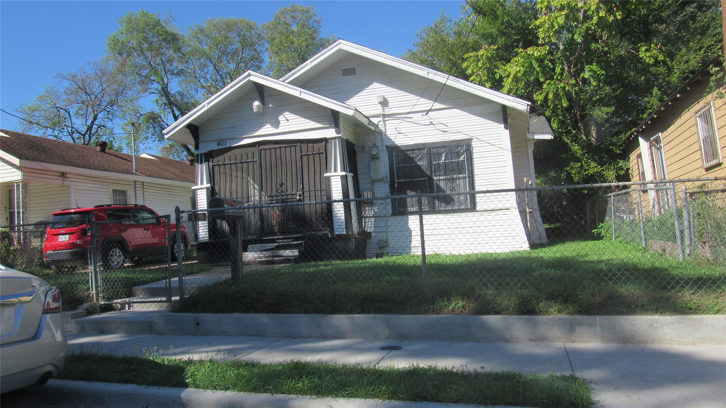 Property photo 01 of 401 N Moore Street, Dallas, TX 75203 | MLS #21259530