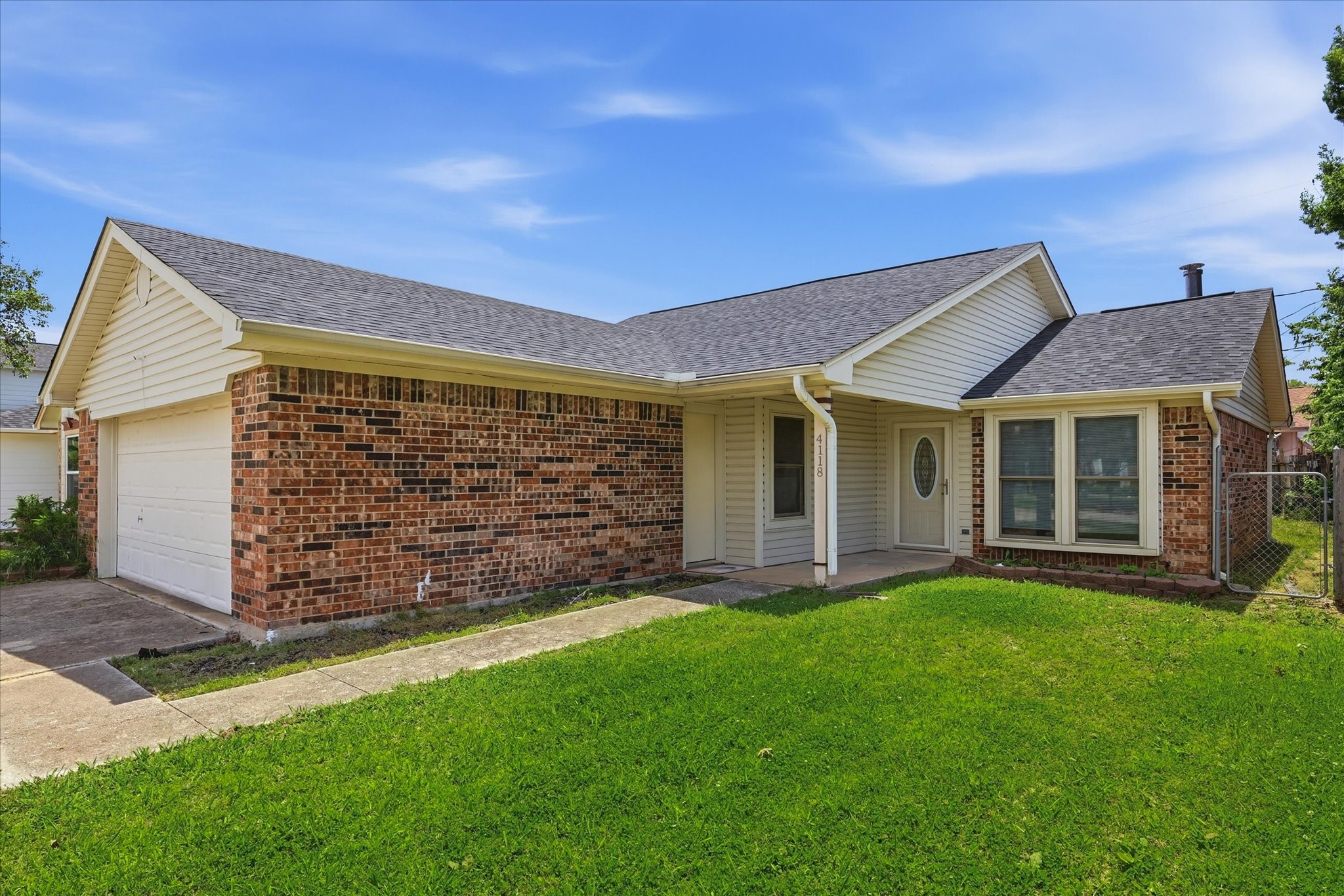 Property photo 02 of 4118 Green Acres Circle, Arlington, TX 76017 | MLS #21259540
