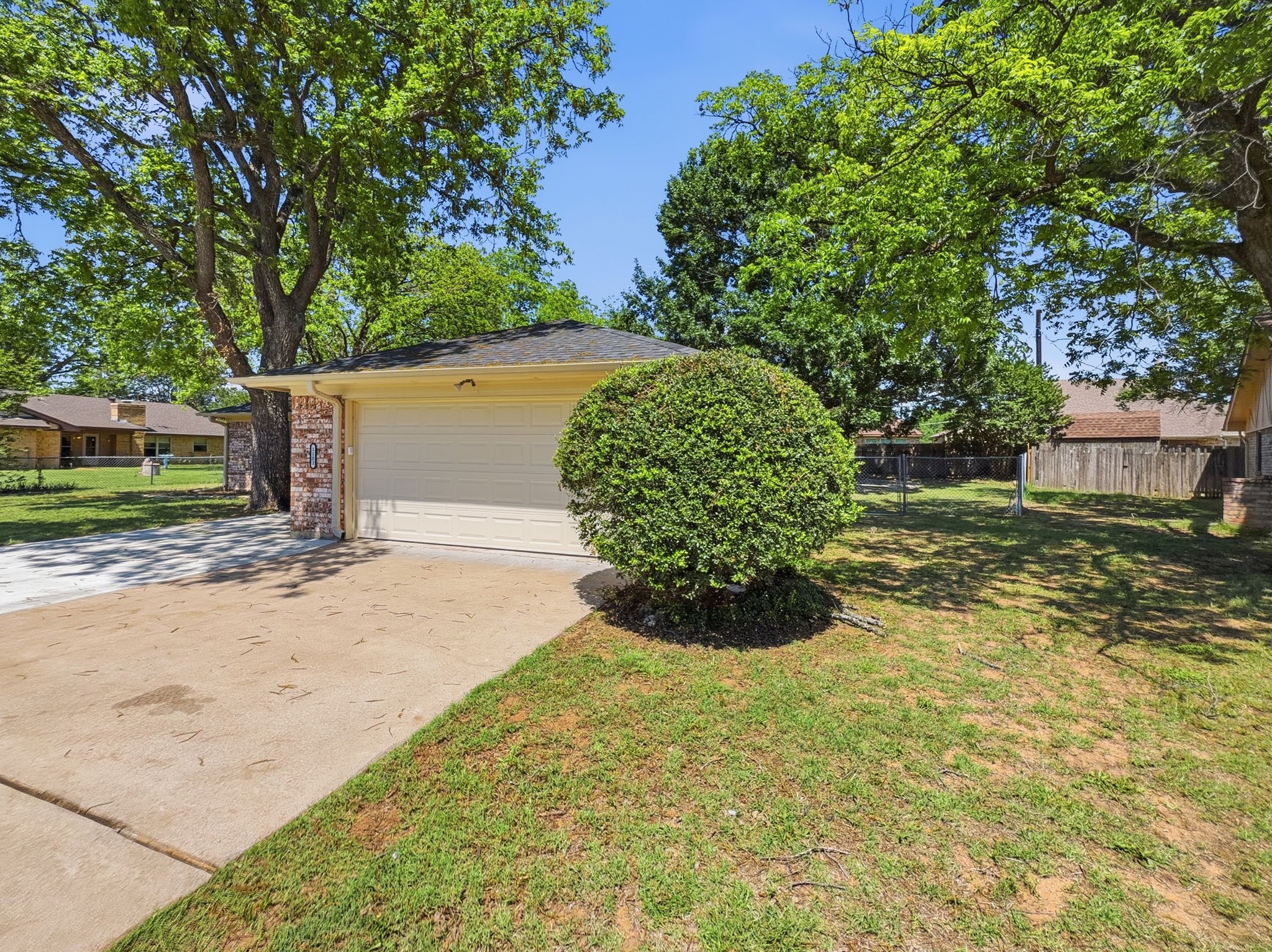 1103 Holiday Court, Granbury, TX, 76048
