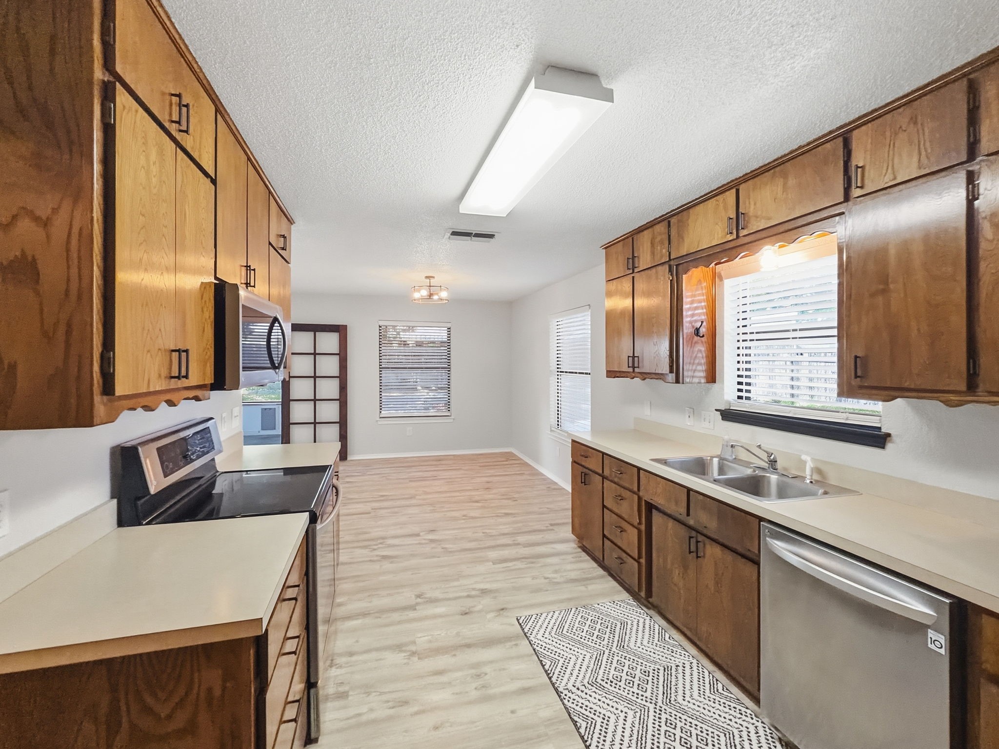 1103 Holiday Court, Granbury, TX, 76048