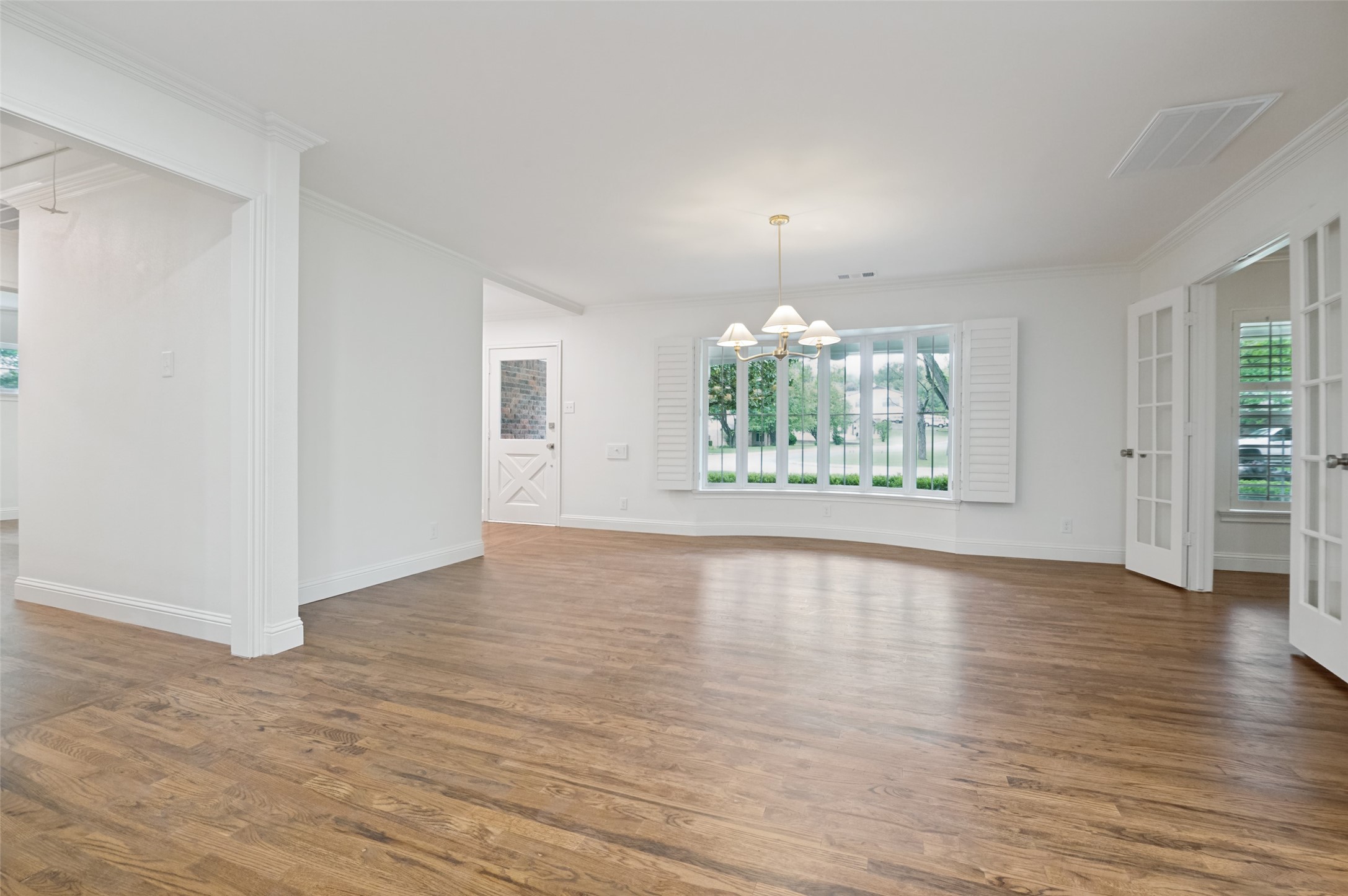 Property photo 03 of 705 Tarryall Drive, Dallas, TX 75224 | MLS #21260010